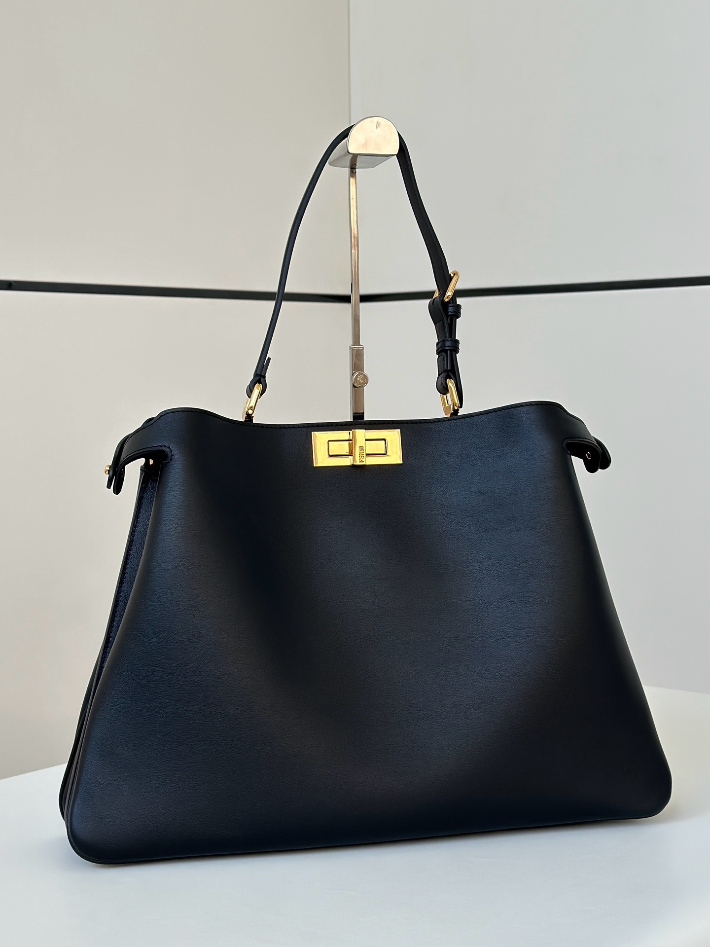 Bagsaaa Peekaboo Soft Large black leather bag - 40.5cm