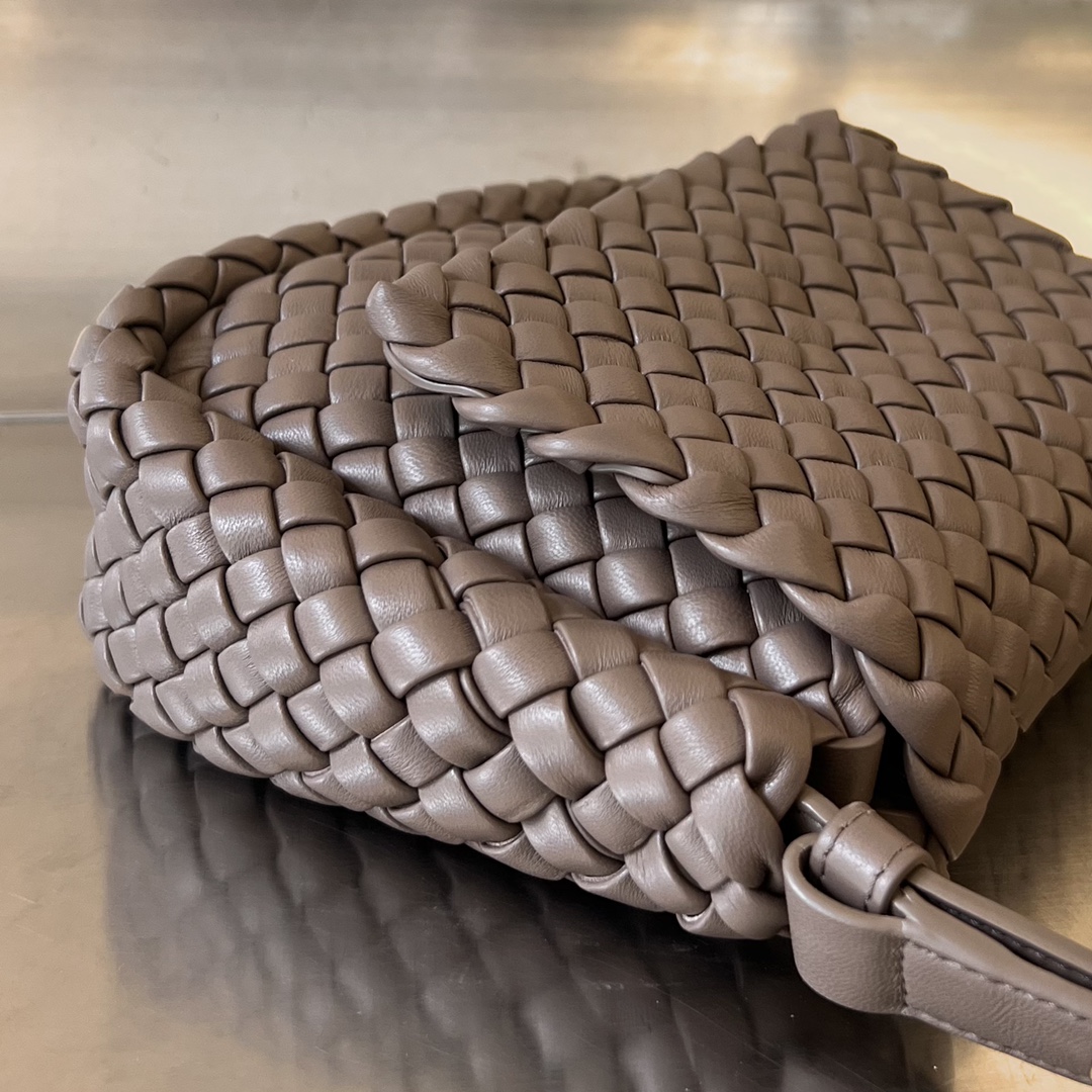 Bagsaaa B0tt*ga Ven*ta Small Cobble Shoulder Bag 762711 Brown - 19cm
