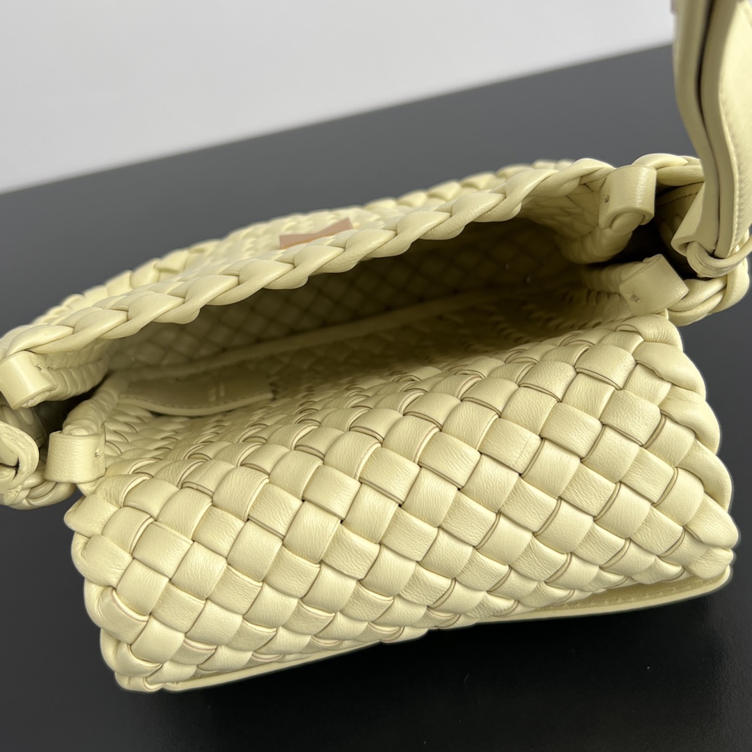 Bagsaaa B0tt*ga Ven*ta Small Cobble Shoulder Bag 762711 Light Yellow - 19cm