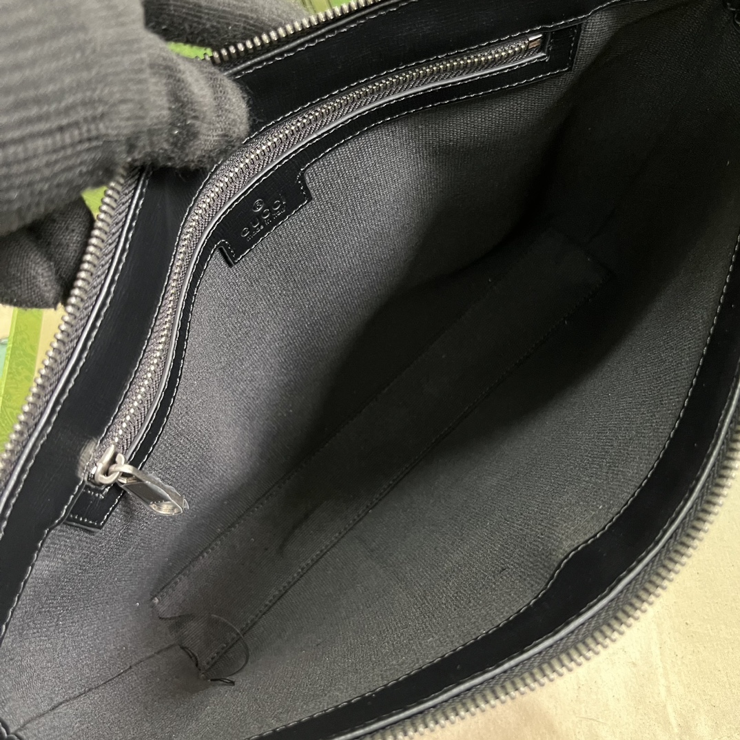 Bagsaaa Gvc*1 Medium messenger bag 726833 dark blue - 30cm