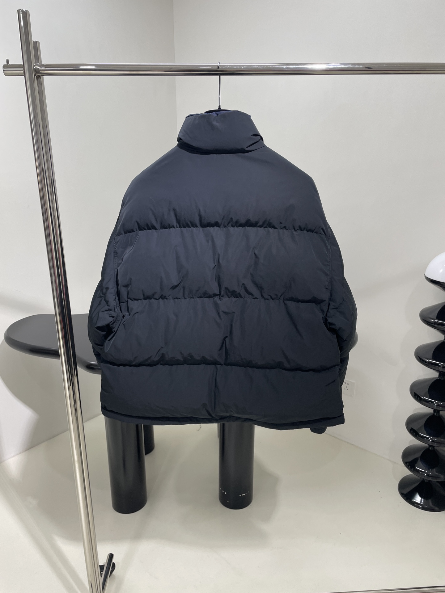 Bagsaaa Ba1en*iaga Loop Sport Icon Reversible Puffer in Black/blue