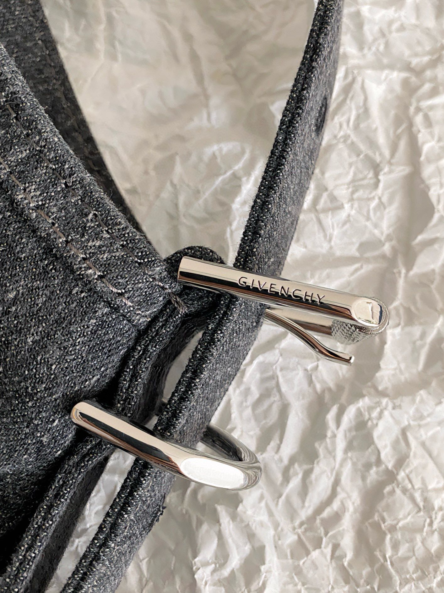 Bagsaaa Givenchy Medium Voyou bag in denim black - 40cm