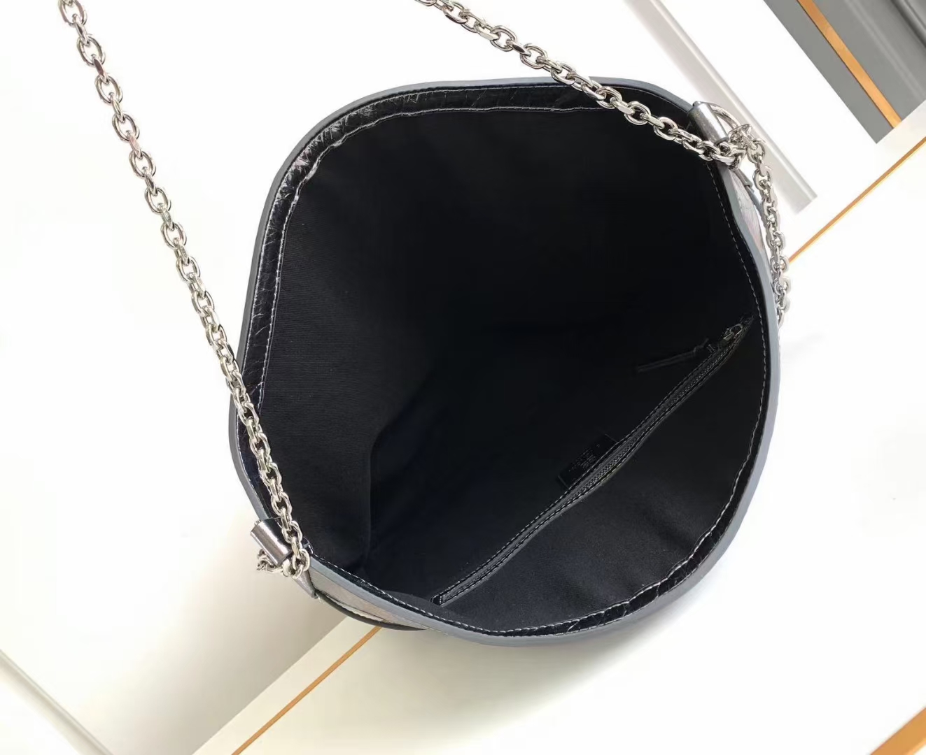 Bagsaaa Givenchy Medium Voyou bag in laminated leather silver - 40cm