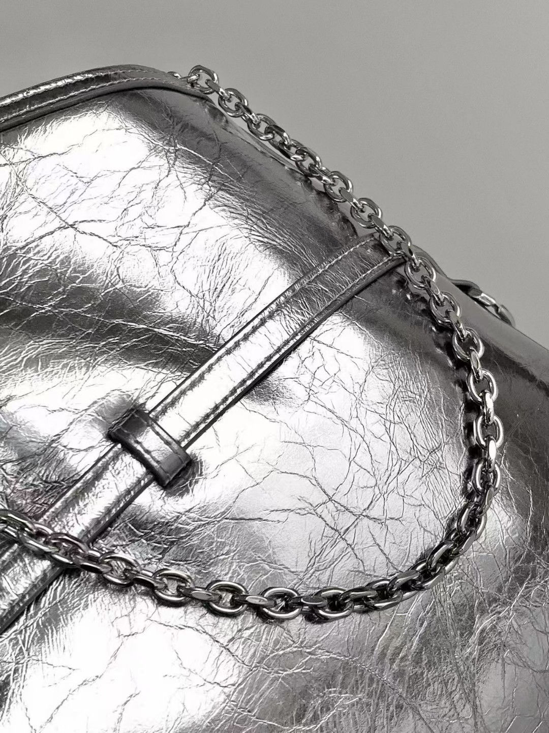 Bagsaaa Givenchy Medium Voyou bag in laminated leather silver - 40cm