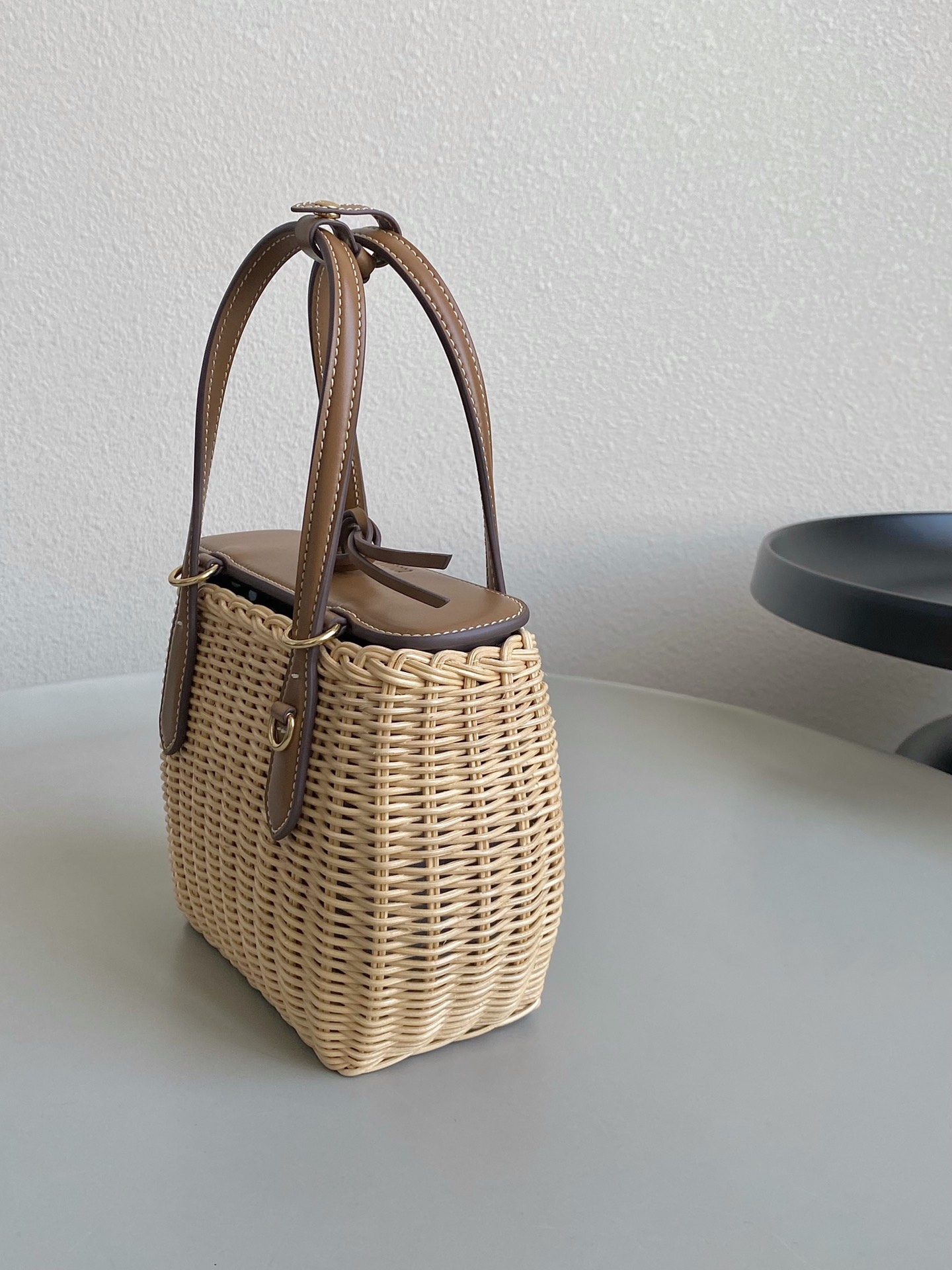 Bagsaaa Miu Miu wicker and leather handbag - 20cm