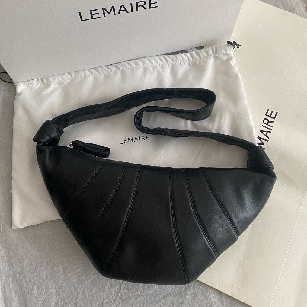 Bagsaaa Lemaire Medium Croissant Bag Soft Grained Leather Black - 47cm