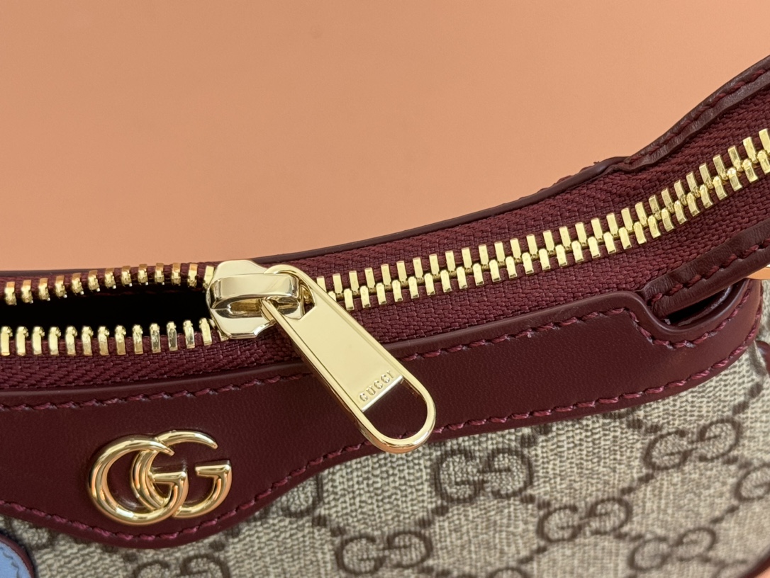 Bagsaaa Gvc*1 GG mini bag with panda detail 818763 - 19cm