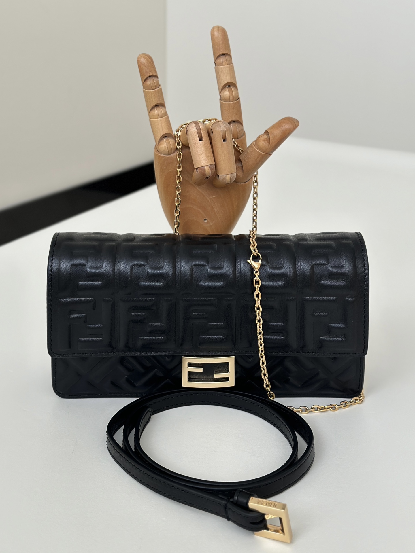 Bagsaaa F**di Wallet On Chain Baguette black nappa leather wallet - 21cm