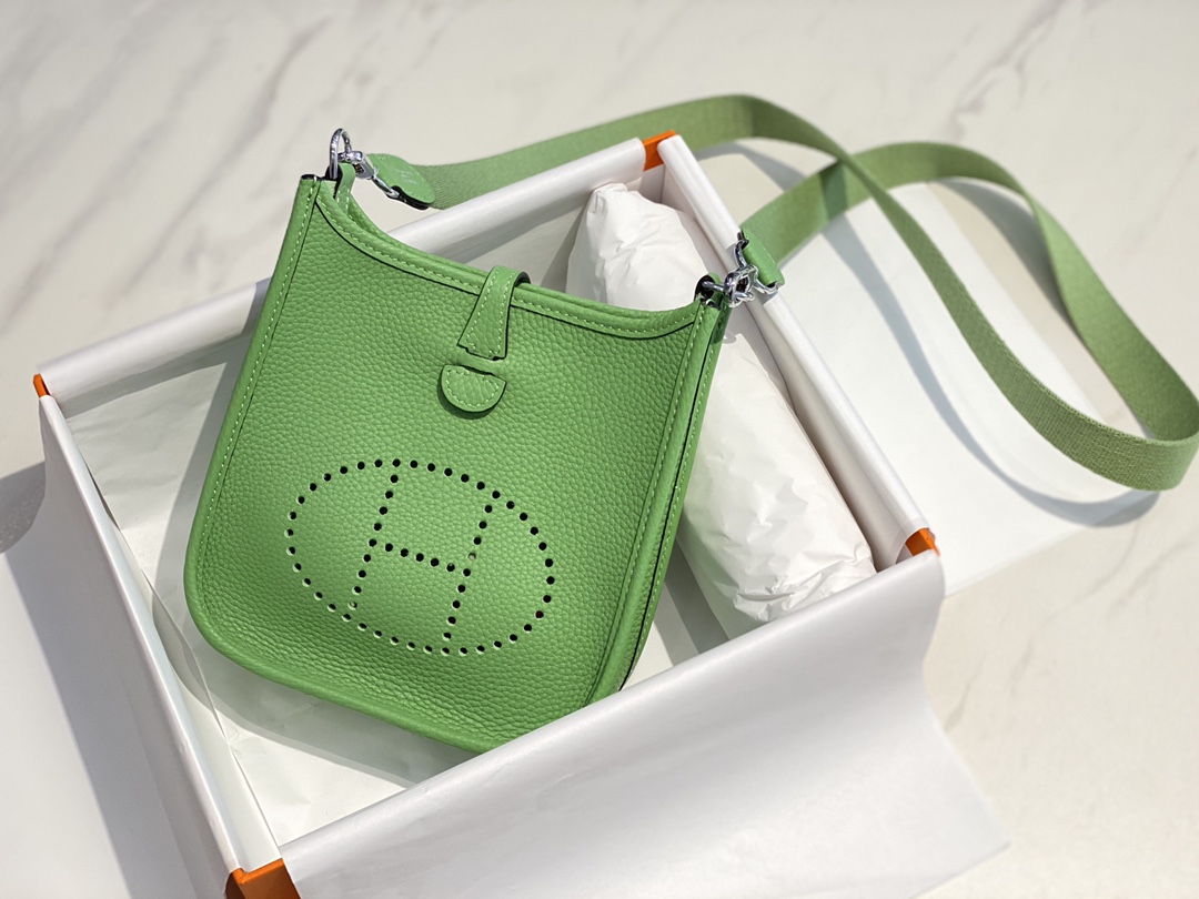 Bagsaaa H**me5 Evelyne Bag Green Togo - 18cm