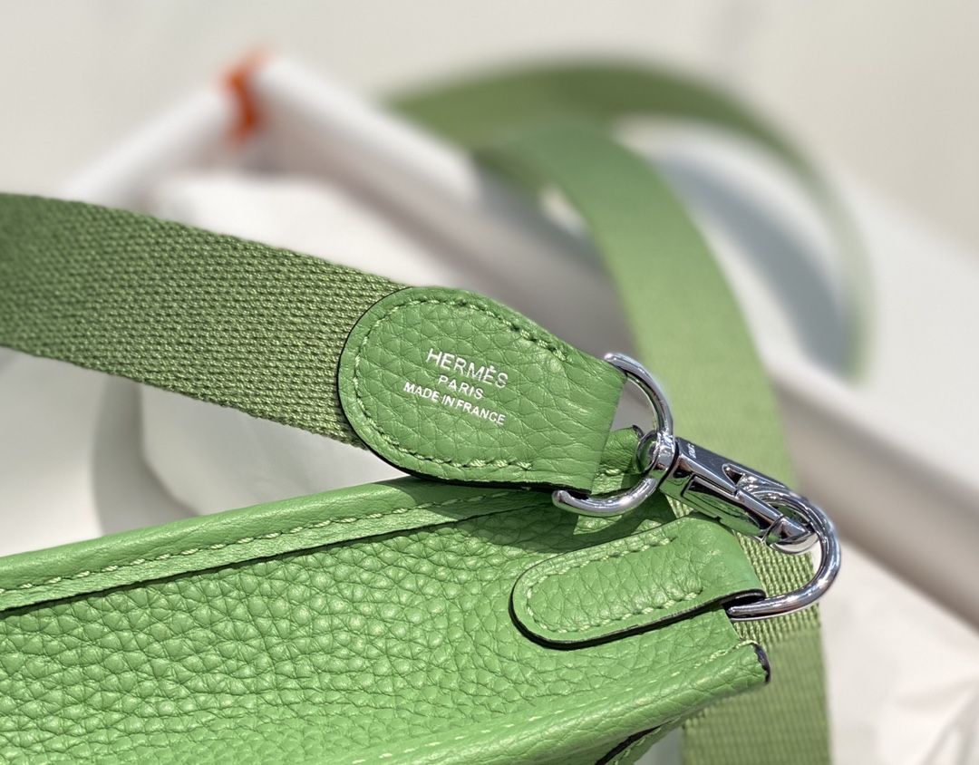 Bagsaaa H**me5 Evelyne Bag Green Togo - 18cm