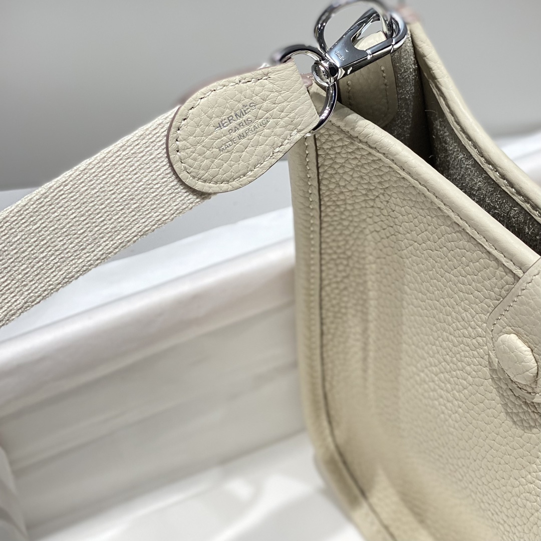 Bagsaaa H**me5 Evelyne Bag White Togo - 18cm