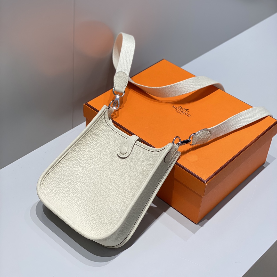 Bagsaaa H**me5 Evelyne Bag White Togo - 18cm