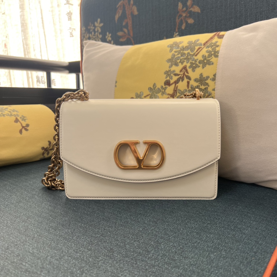 Bagsaaa Va1e*ntin0 Garavani Vain Shoulder Bag Ivory - 24cm