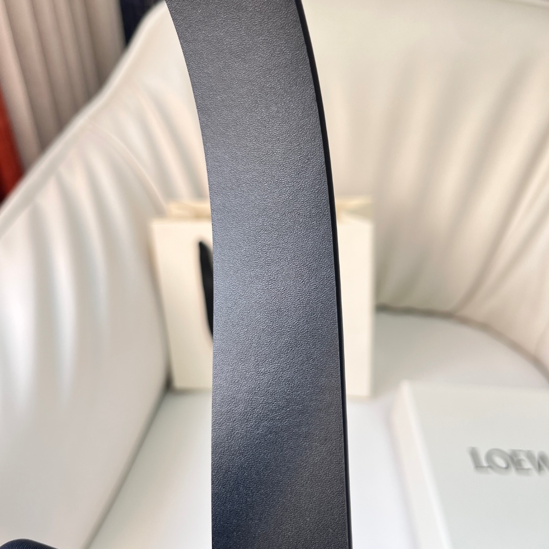 Bagsaaa L0ew* Rounded soft belt in classic calfskin black - 3.5cm