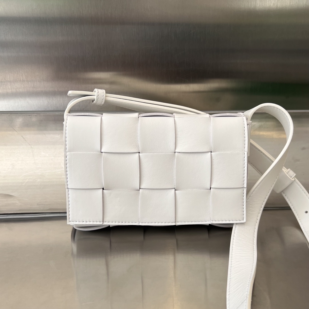 Bagsaaa B0tt*ga Ven*ta Small Cassette 730848 White - 19cm