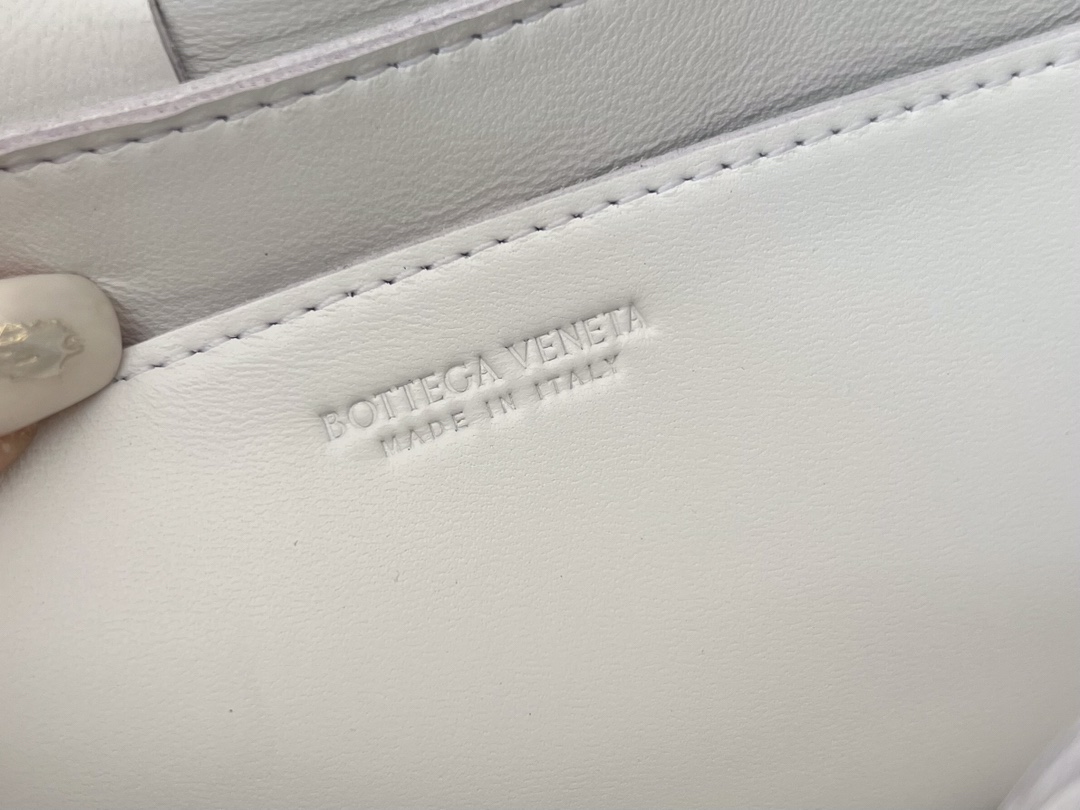 Bagsaaa B0tt*ga Ven*ta Small Cassette 730848 White - 19cm