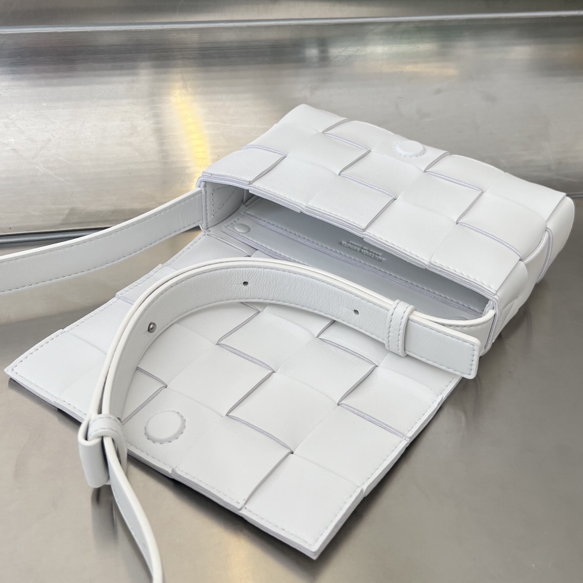 Bagsaaa B0tt*ga Ven*ta Small Cassette 730848 White - 19cm