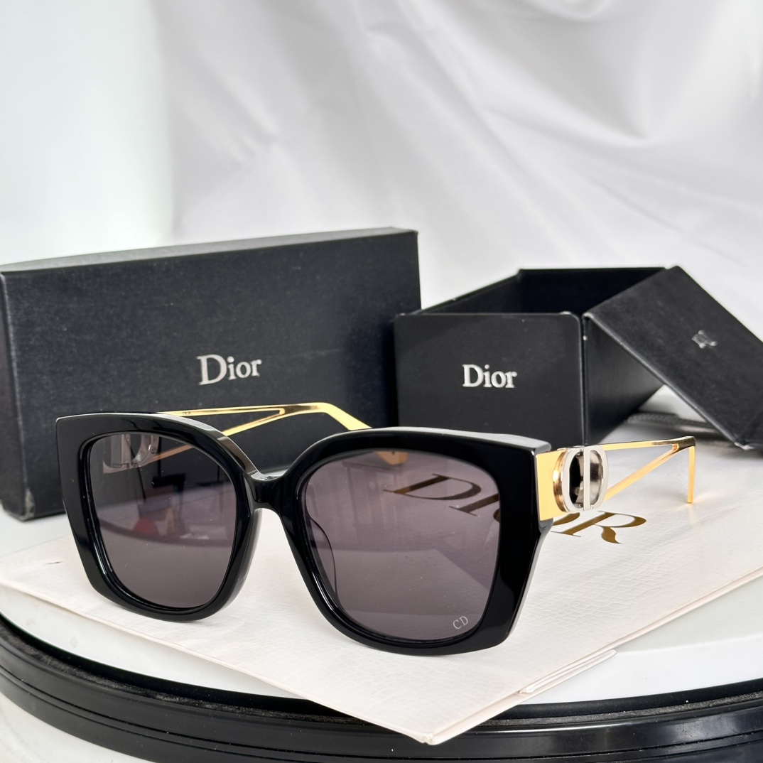 Bagsaaa D10r 30Montaigne S13I Sunglasses