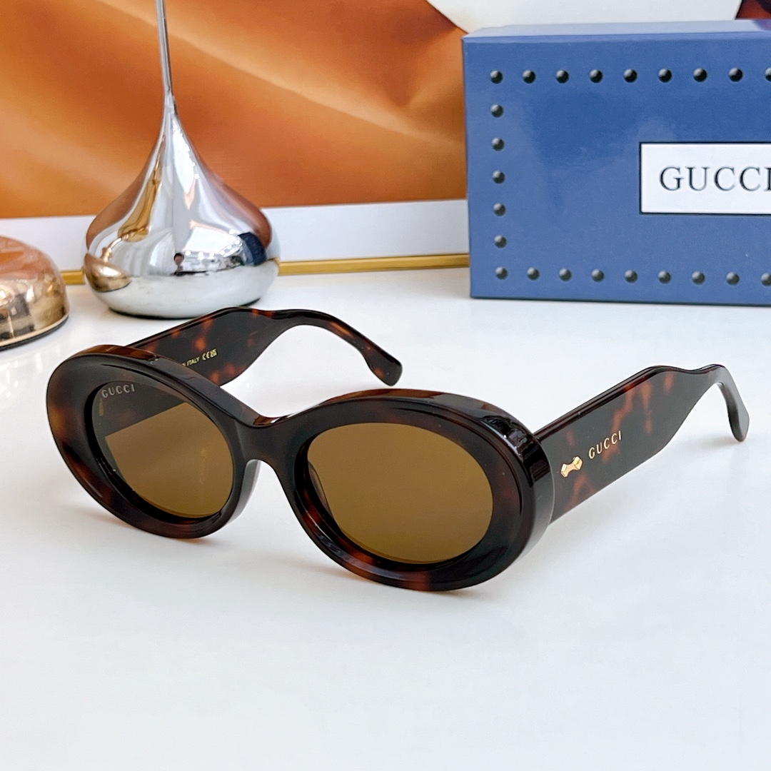 Bagsaaa Gvc*1 Oval-frame sunglasses