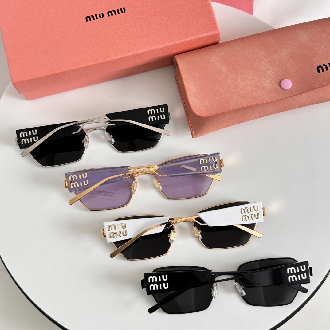Bagsaaa Miu Miu Eyewear logo-debossed geometric-frame sunglasses
