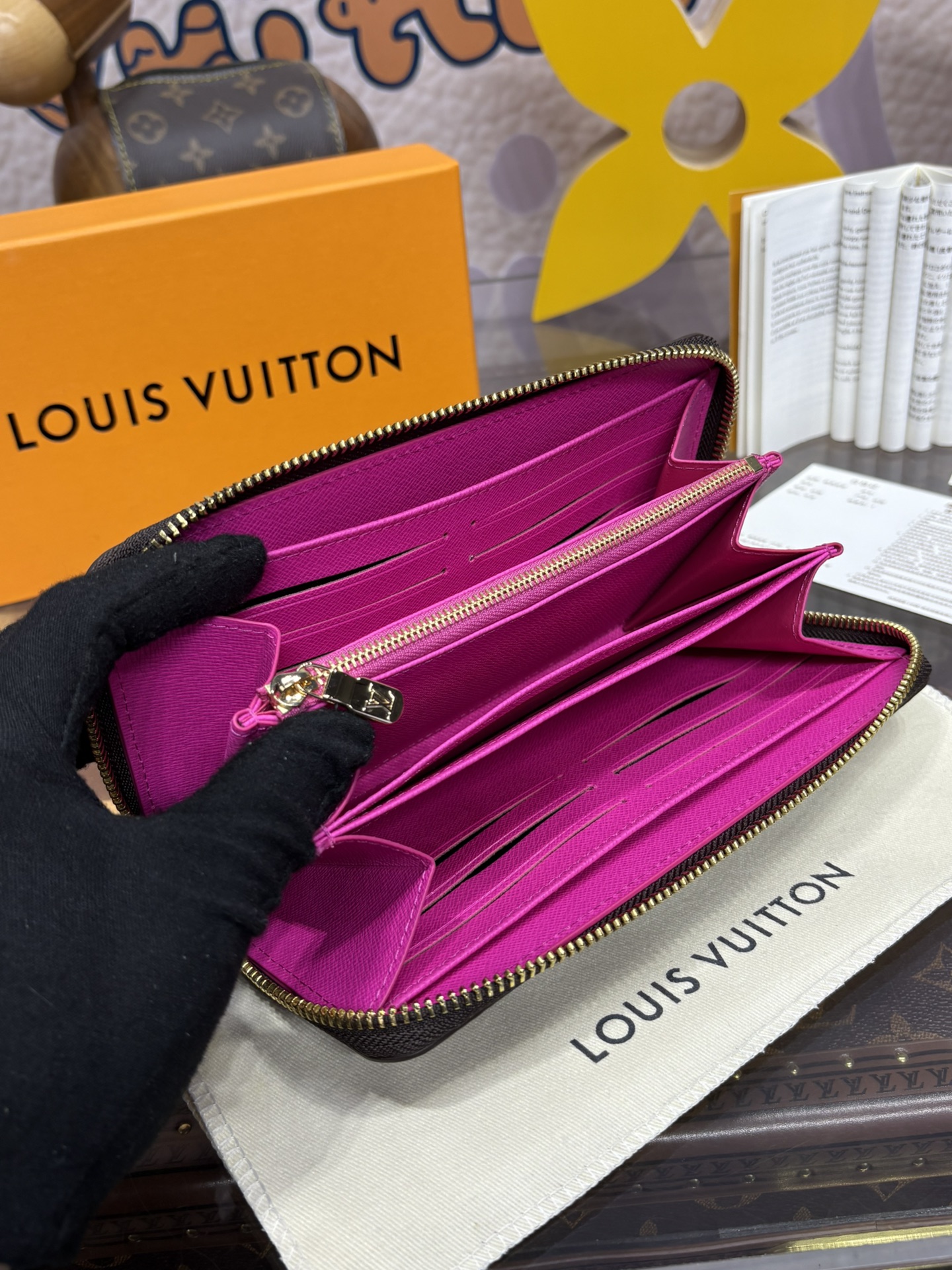 Bagsaaa M14162 LV x TM Zippy Wallet - 19.5 x 10.5 x 2.5 cm