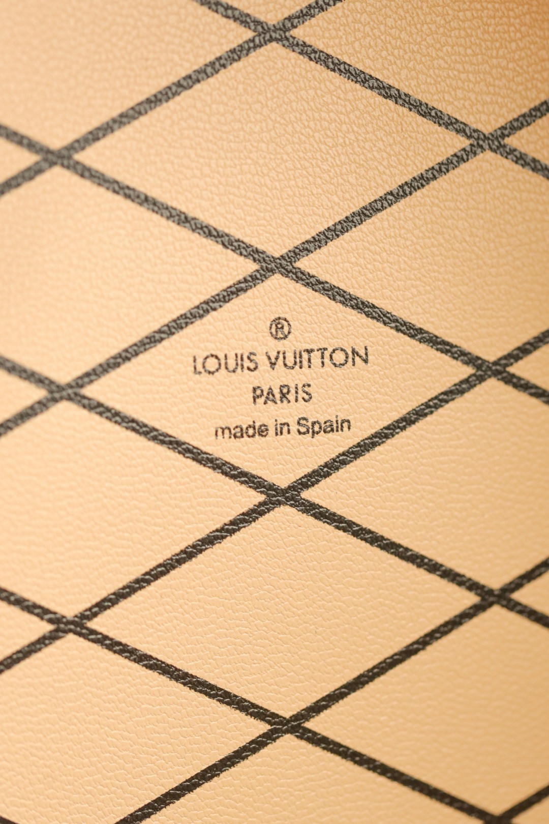 Bagsaaa M44699 L0vis Vvtt0n Mini Boite Chapeau Monogram - 12.5*6.*11.5cm