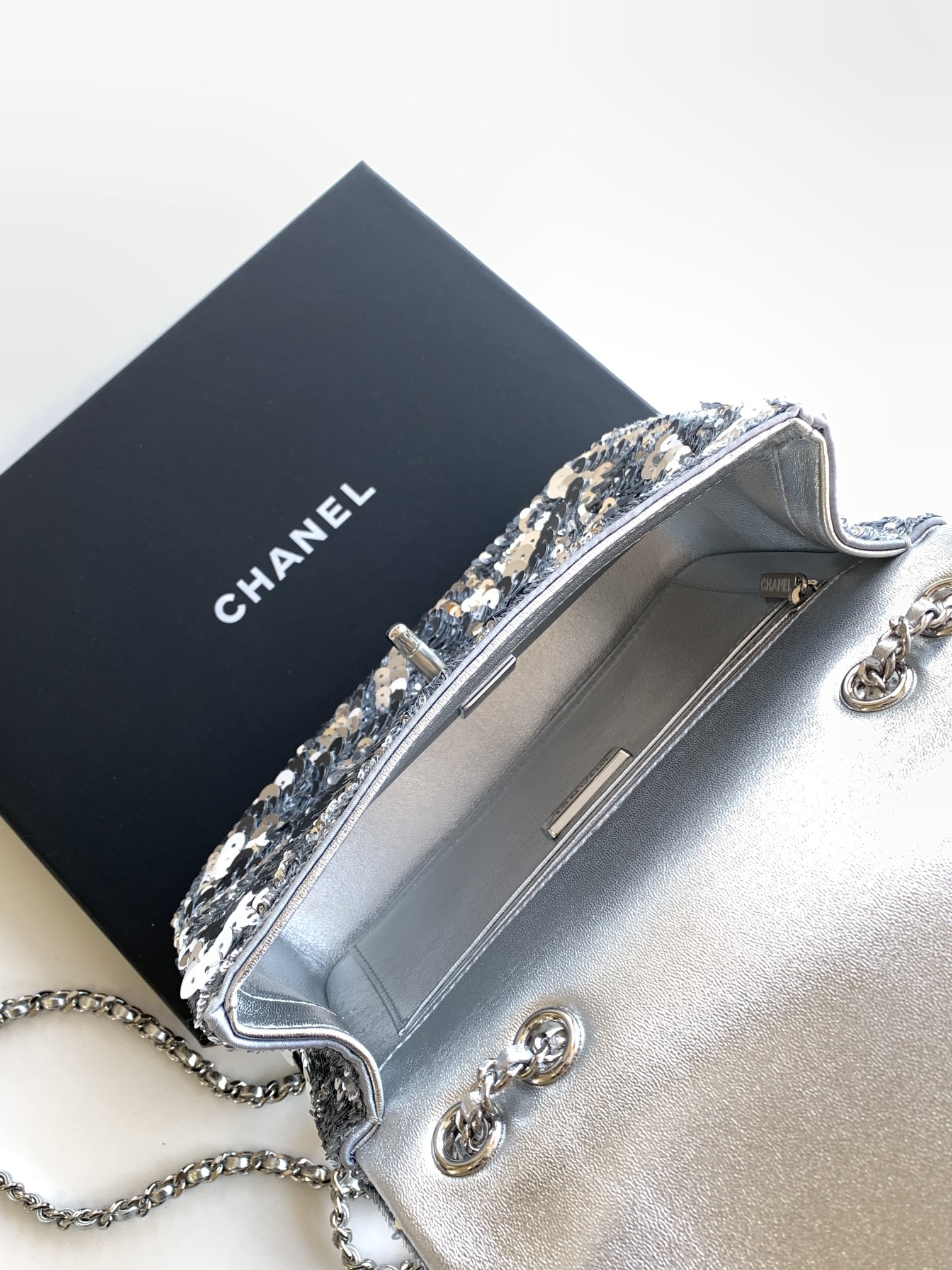 Bagsaaa Ch**el Flap Bag Sequins & Silver-Tone Metal AS4561 - 14 × 21 × 8 cm