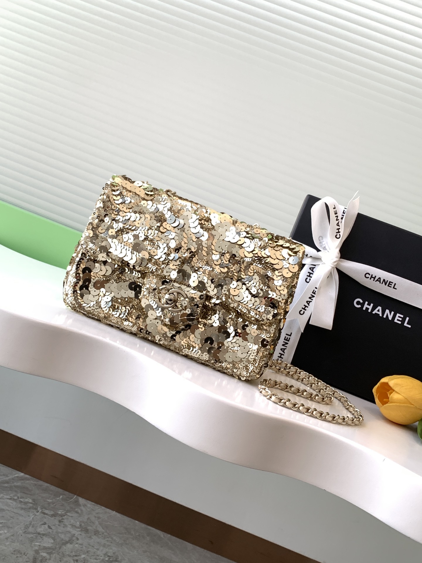 Bagsaaa Ch**el Flap BagSequins & Gold-Tone Metal AS4561 - 14 × 21 × 8 cm