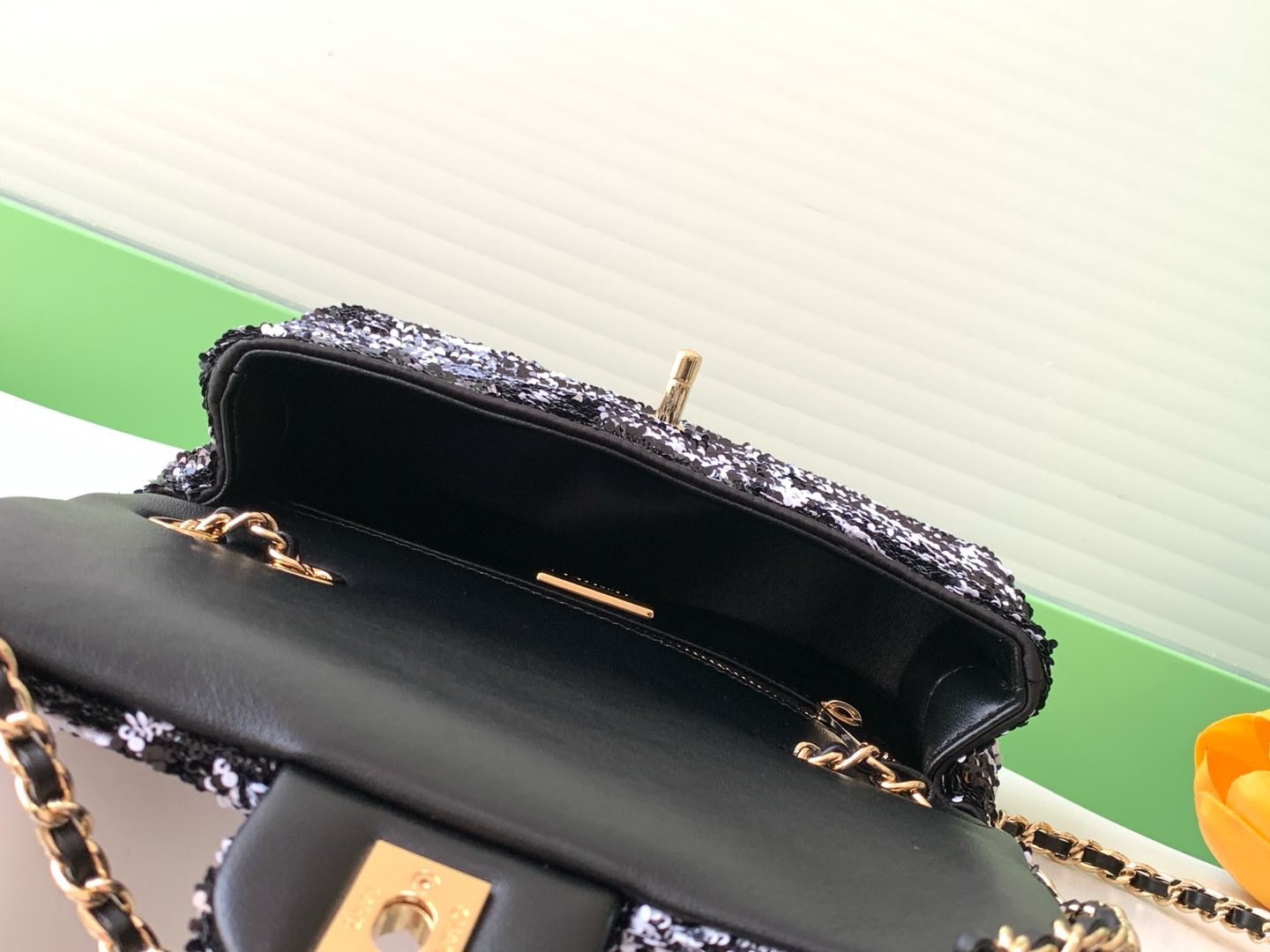 Bagsaaa Ch**el Flap Bag Sequins Black & White AS4561 - 14 × 21 × 8 cm