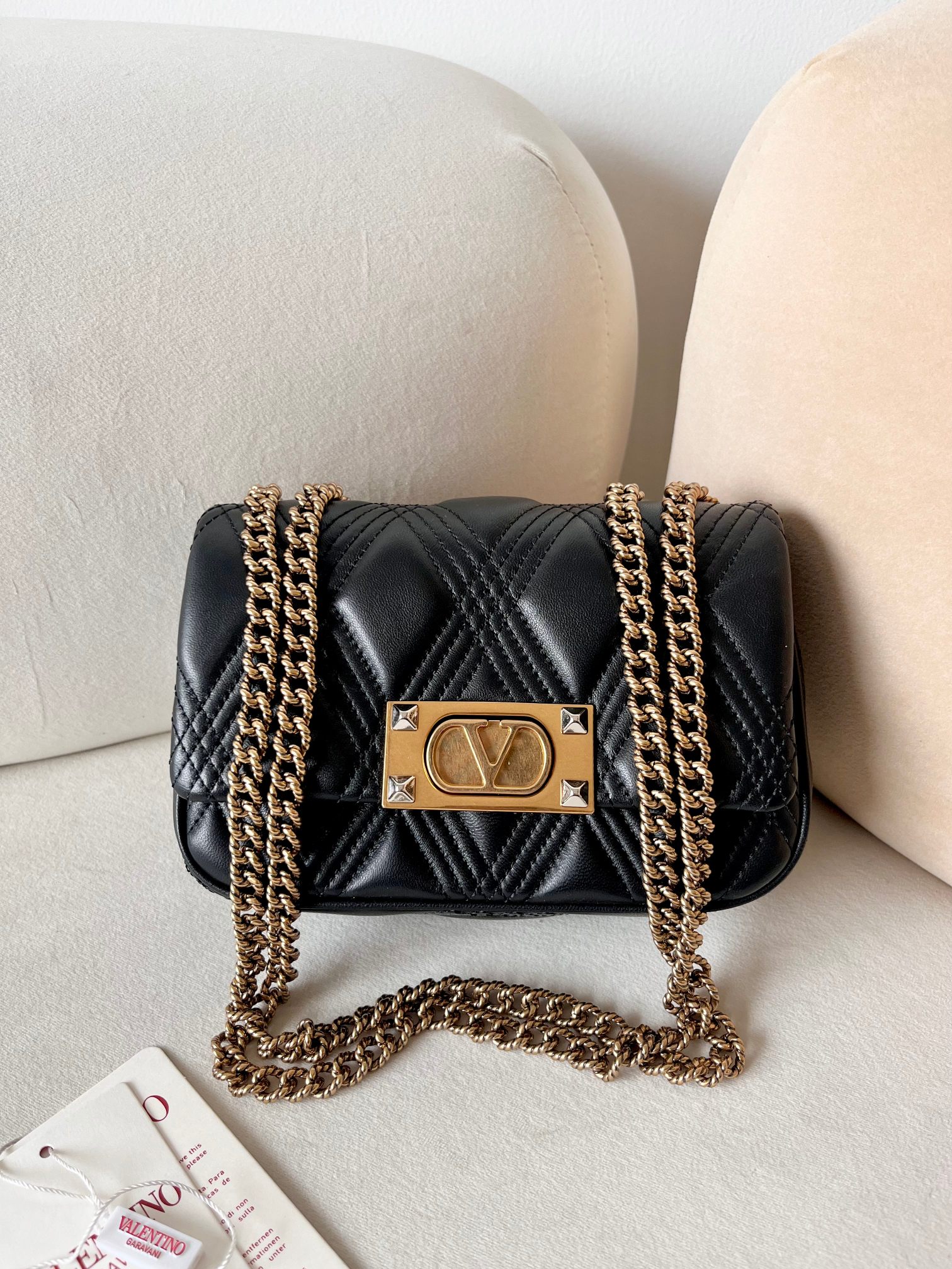 Bagsaaa Va1e*ntin0 Garavani Quiltie 67 Small Shoulder Bag In Quilted Nappa Black - 19cm