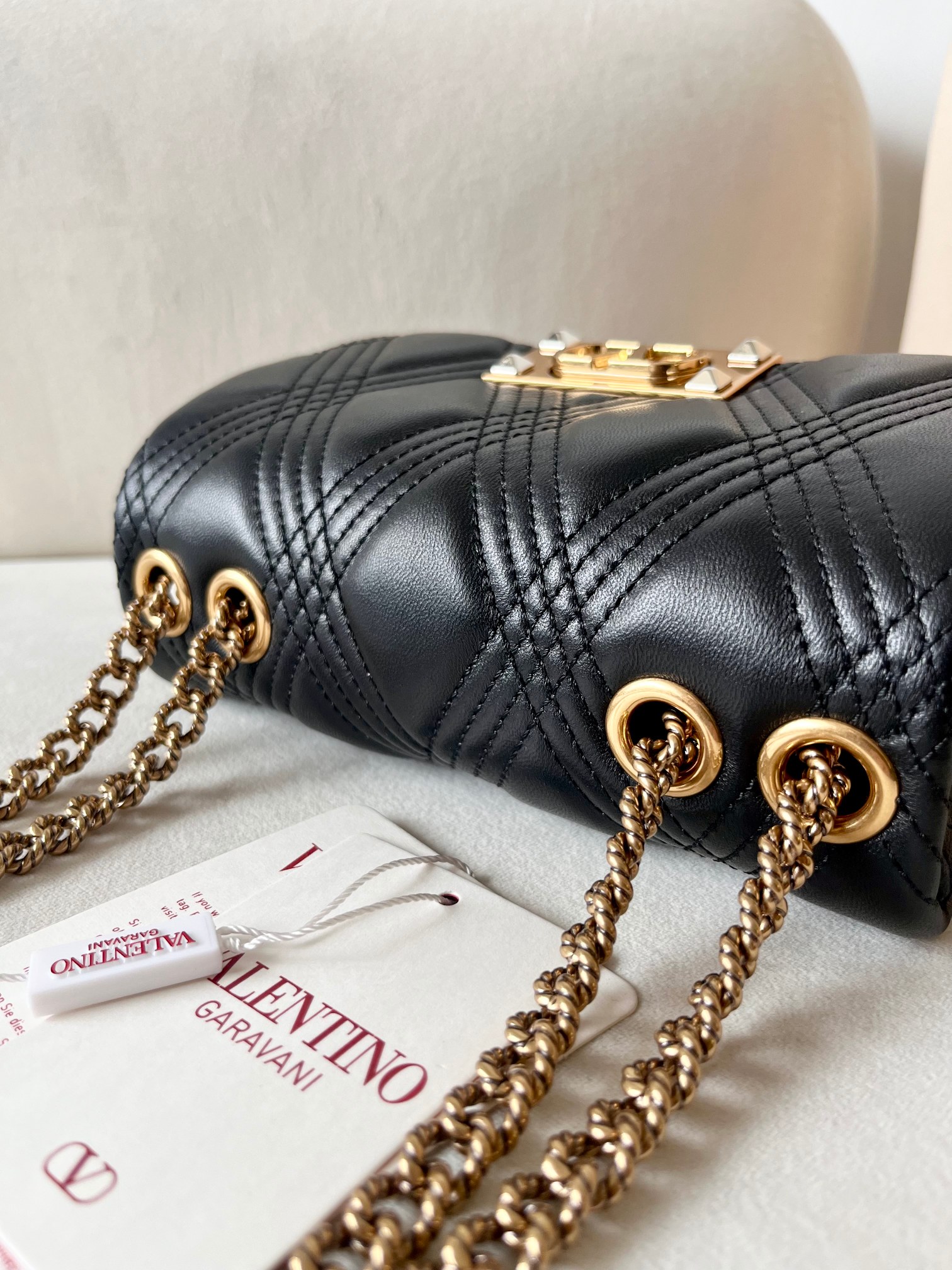 Bagsaaa Va1e*ntin0 Garavani Quiltie 67 Small Shoulder Bag In Quilted Nappa Black - 19cm