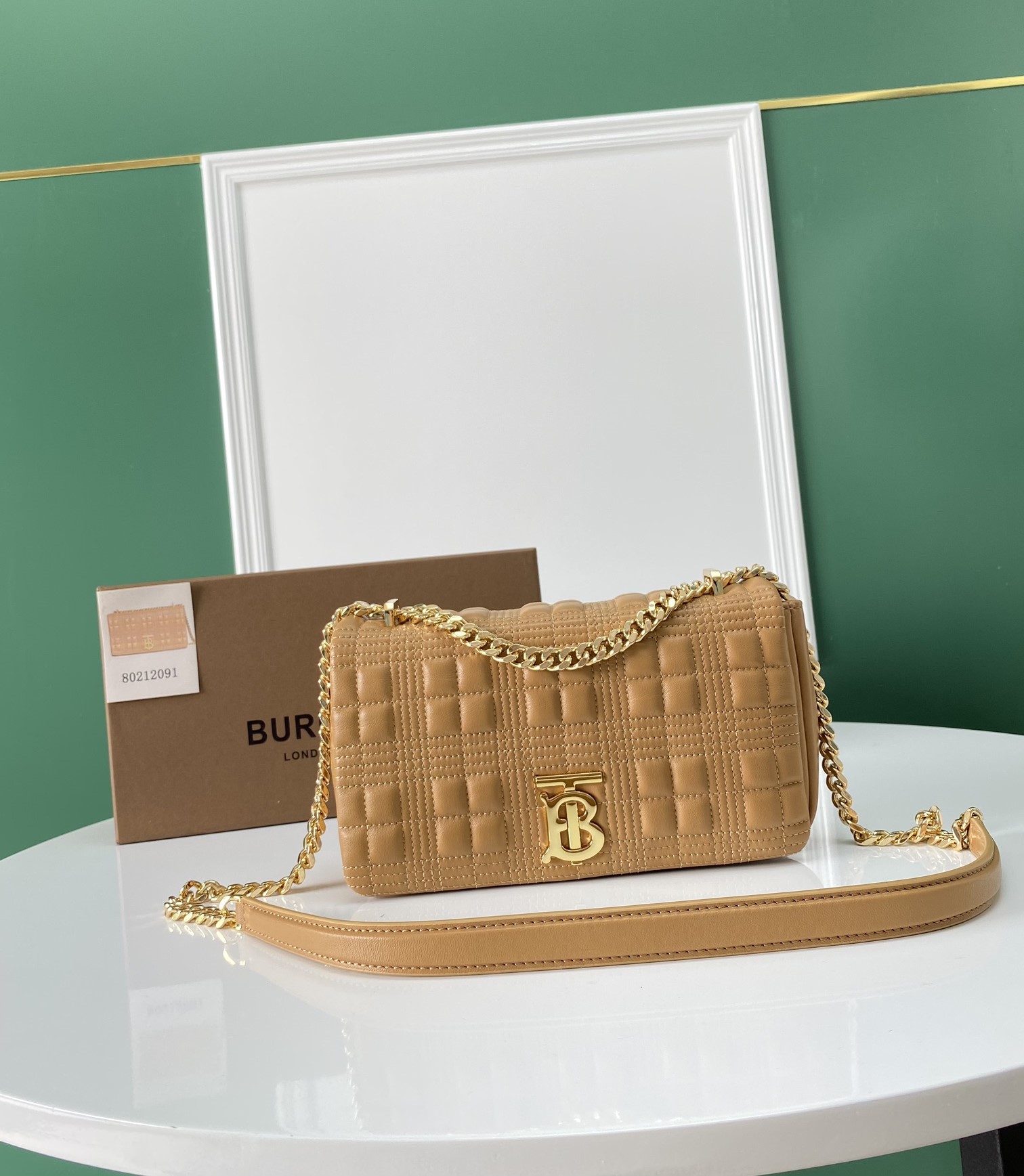 Bagsaaa Bv*b*rry Beige Quilted Leather Small Lola Chain Shoulder Bag - 23cm