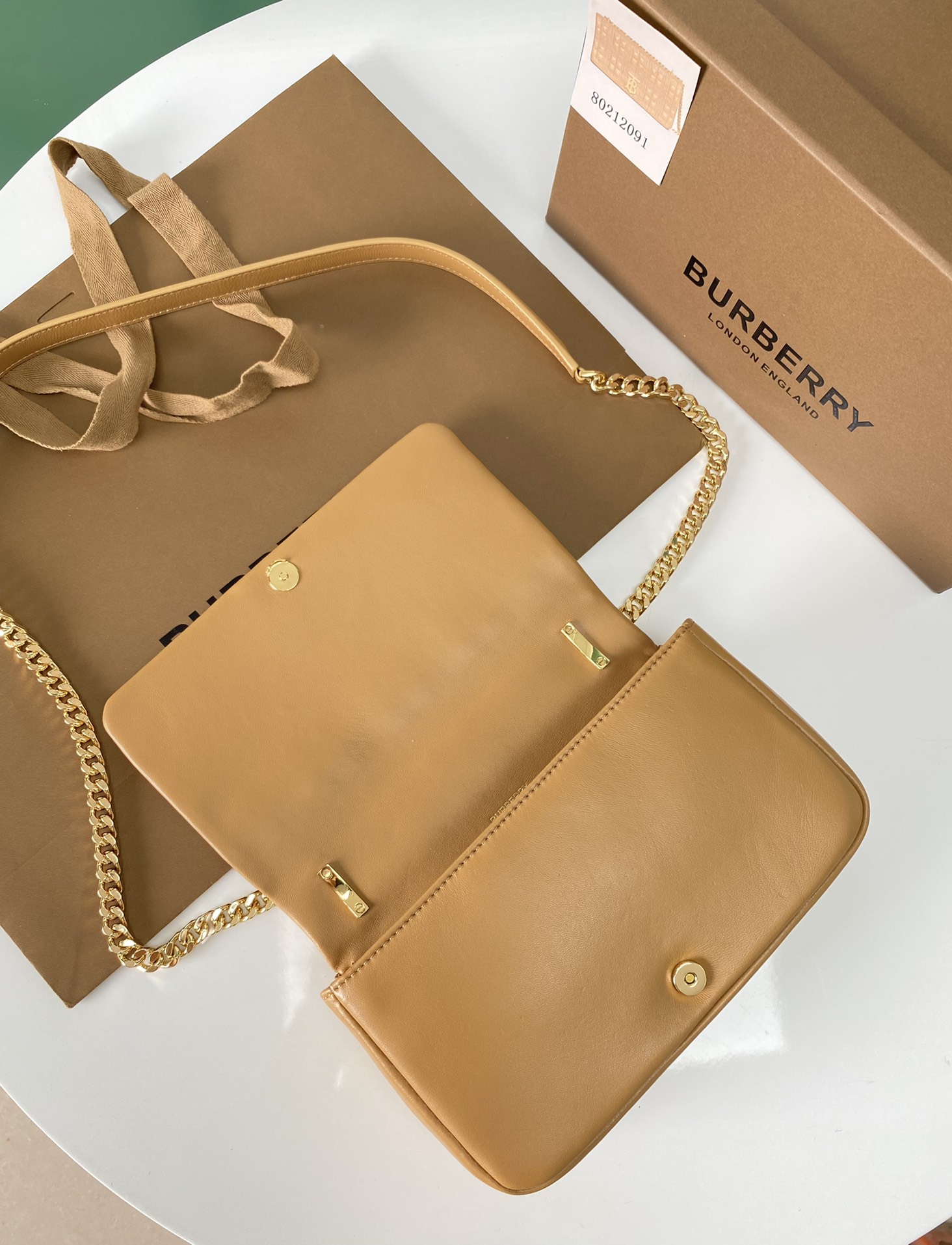Bagsaaa Bv*b*rry Beige Quilted Leather Small Lola Chain Shoulder Bag - 23cm