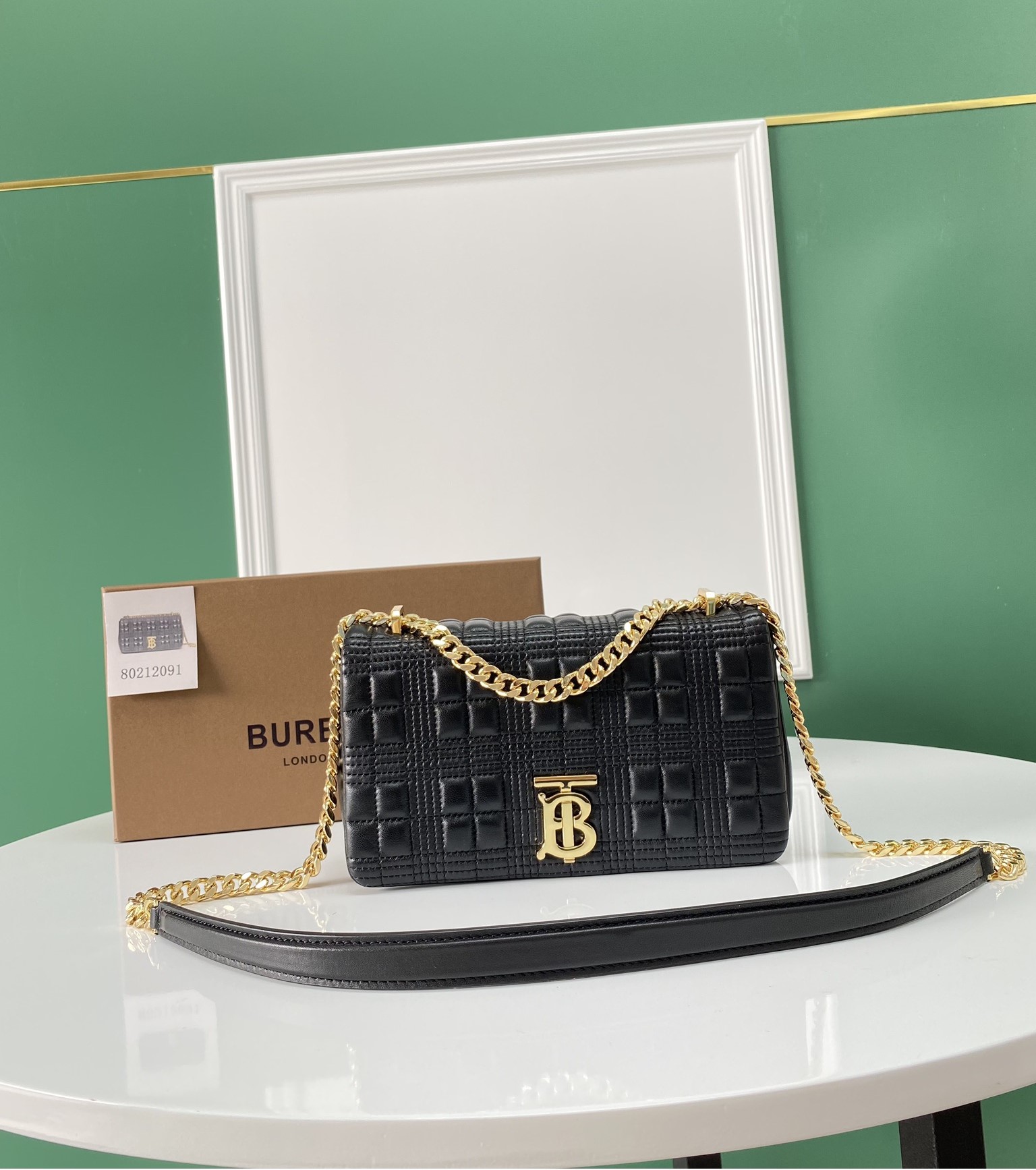 Bagsaaa Bv*b*rry Black Quilted Leather Small Lola Chain Shoulder Bag - 23cm