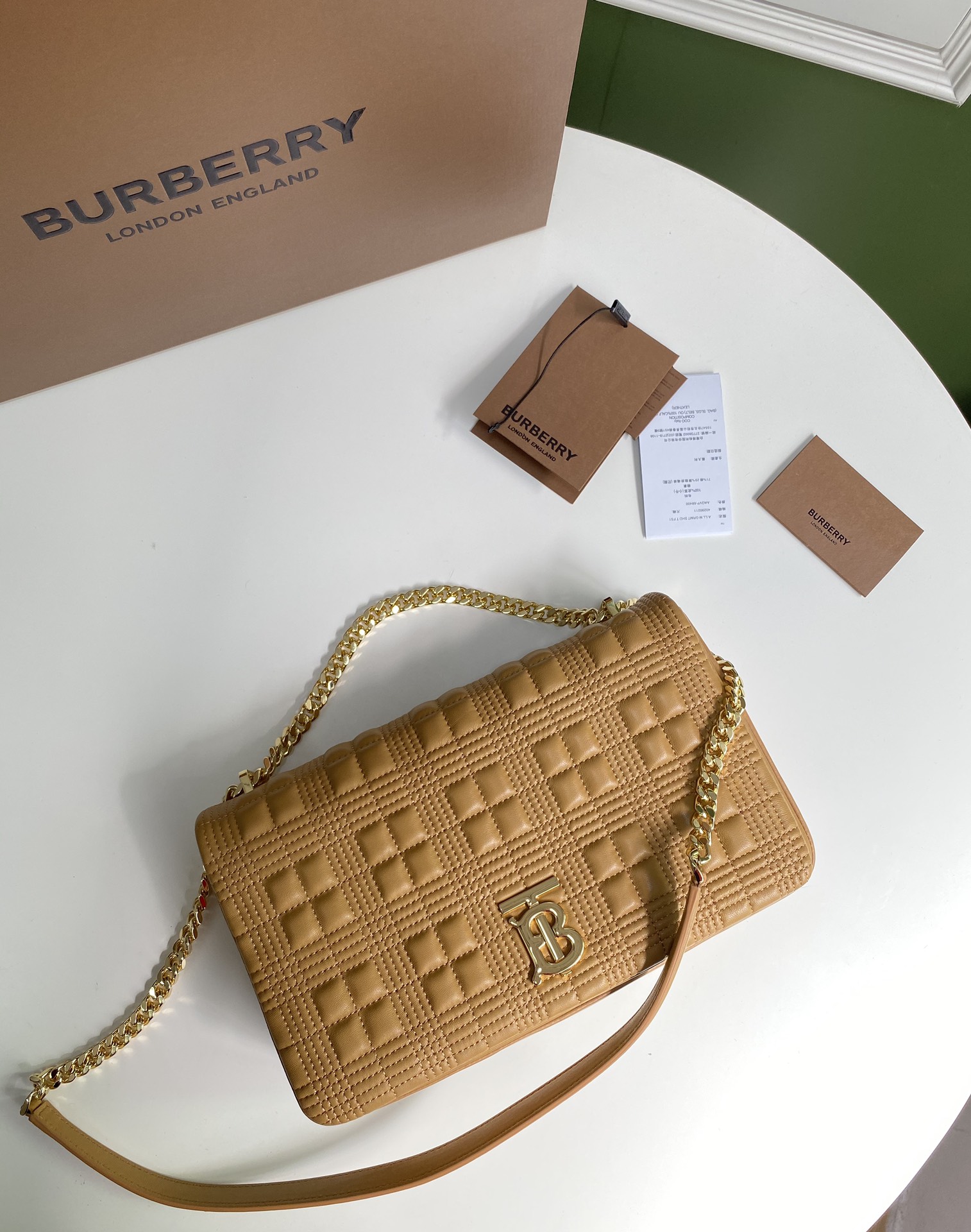 Bagsaaa Bv*b*rry Beige Quilted Leather Medium Lola Shoulder Bag - 28cm