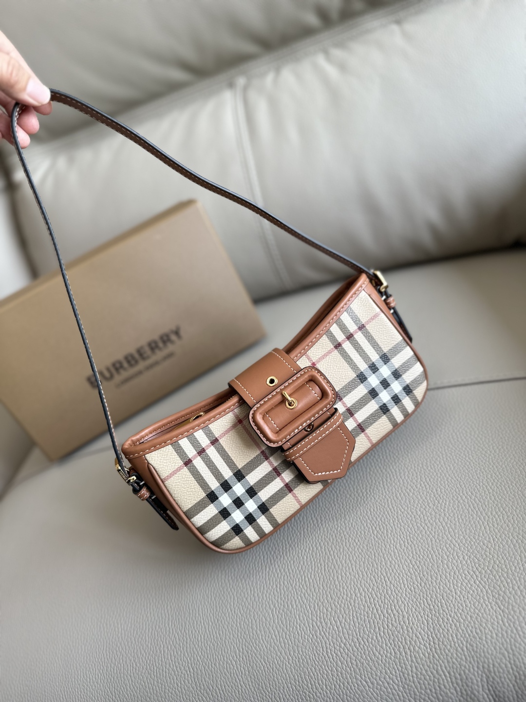 Bagsaaa Bv*b*rry Check canvas shoulder bag - 25cm
