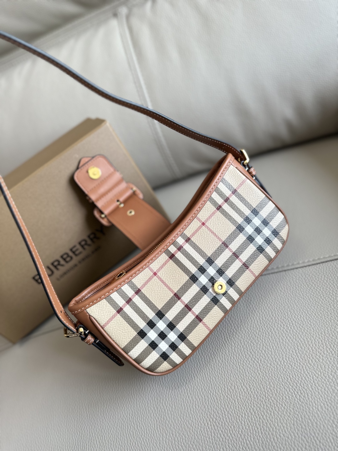 Bagsaaa Bv*b*rry Check canvas shoulder bag - 25cm