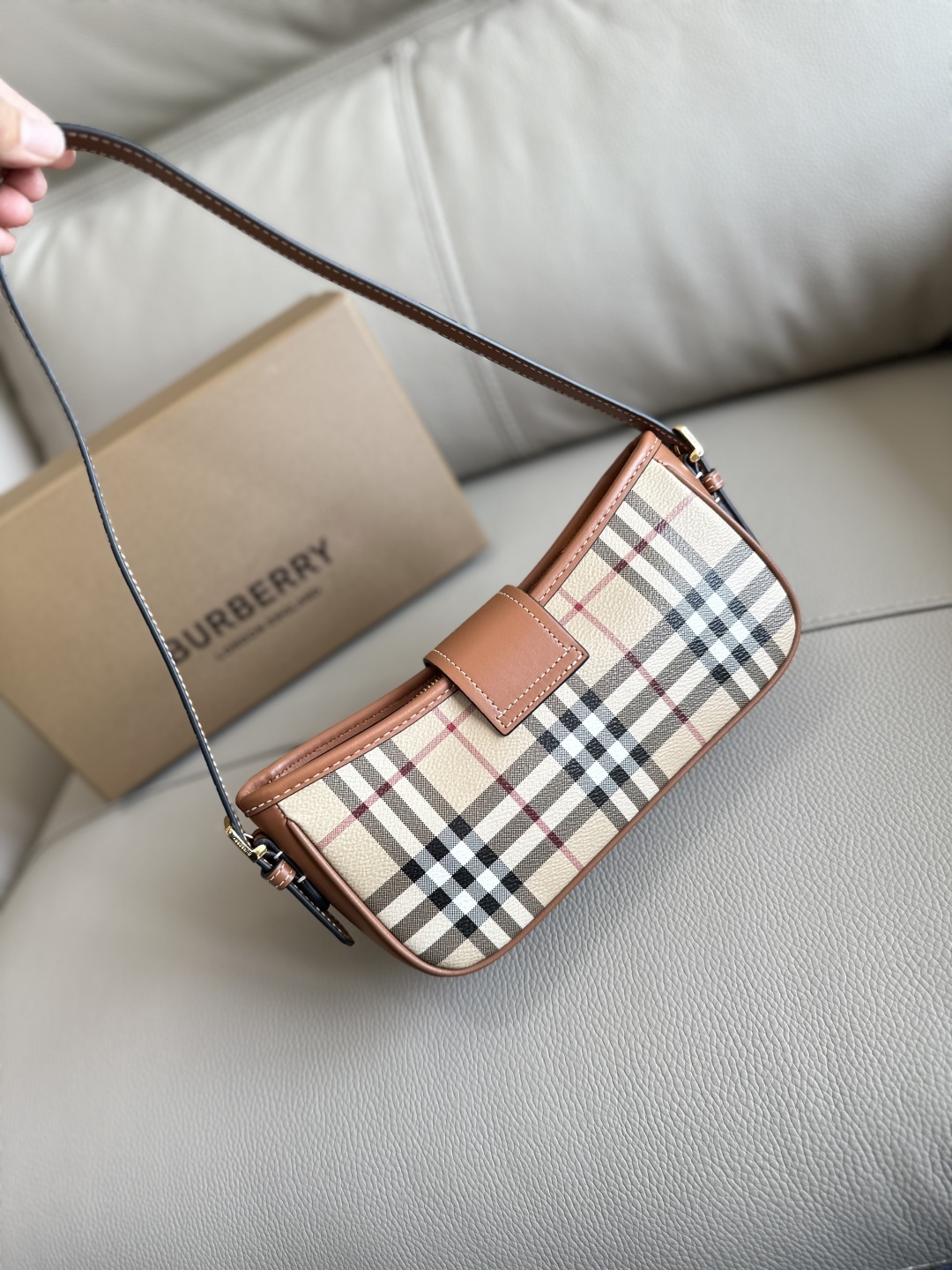 Bagsaaa Bv*b*rry Check canvas shoulder bag - 25cm