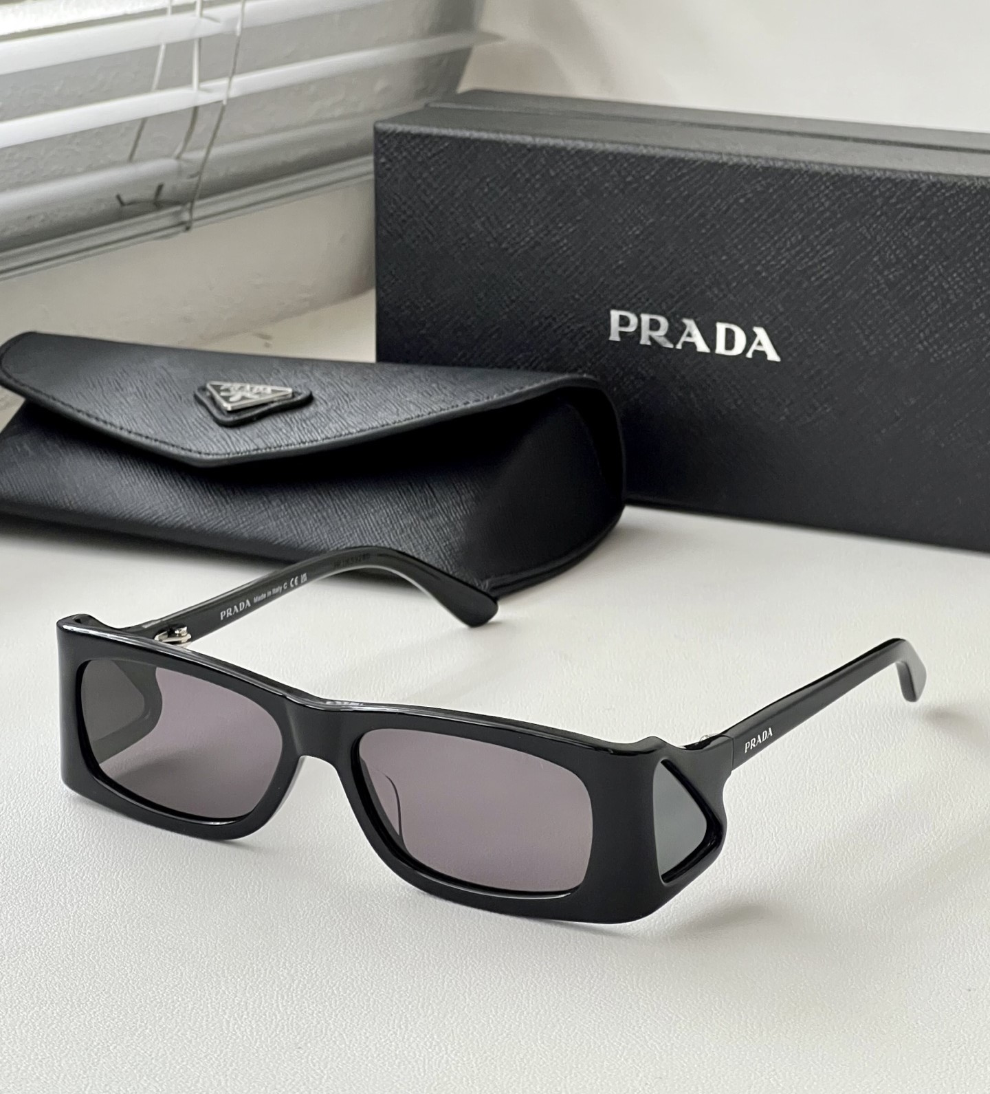 Bagsaaa Pra*a Rectangular Black Sunglasses