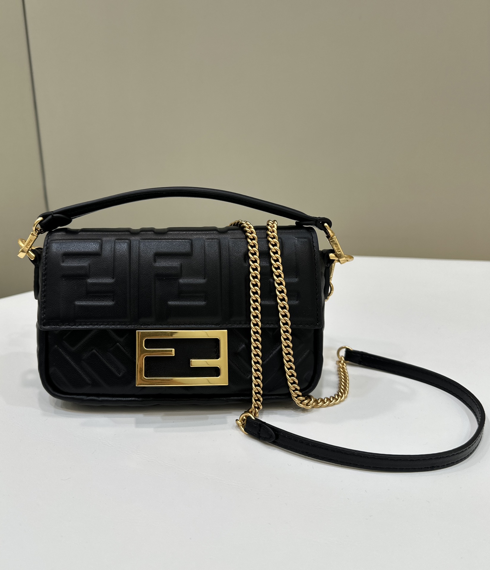 Bagsaaa F**di Baguette Mini Dove black nappa leather bag - 20cm