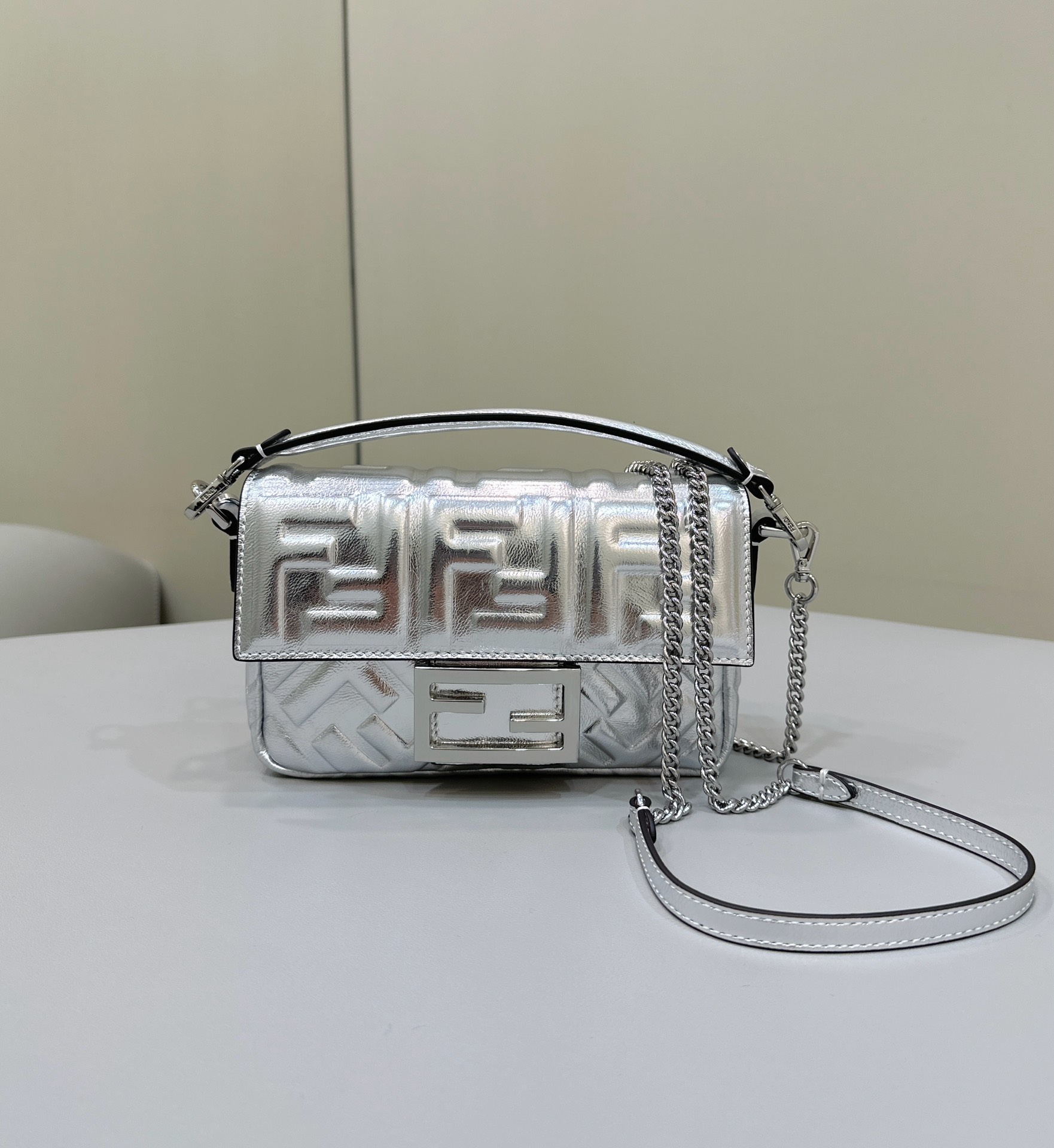 Bagsaaa F**di Baguette Mini Dove silver bag - 20cm