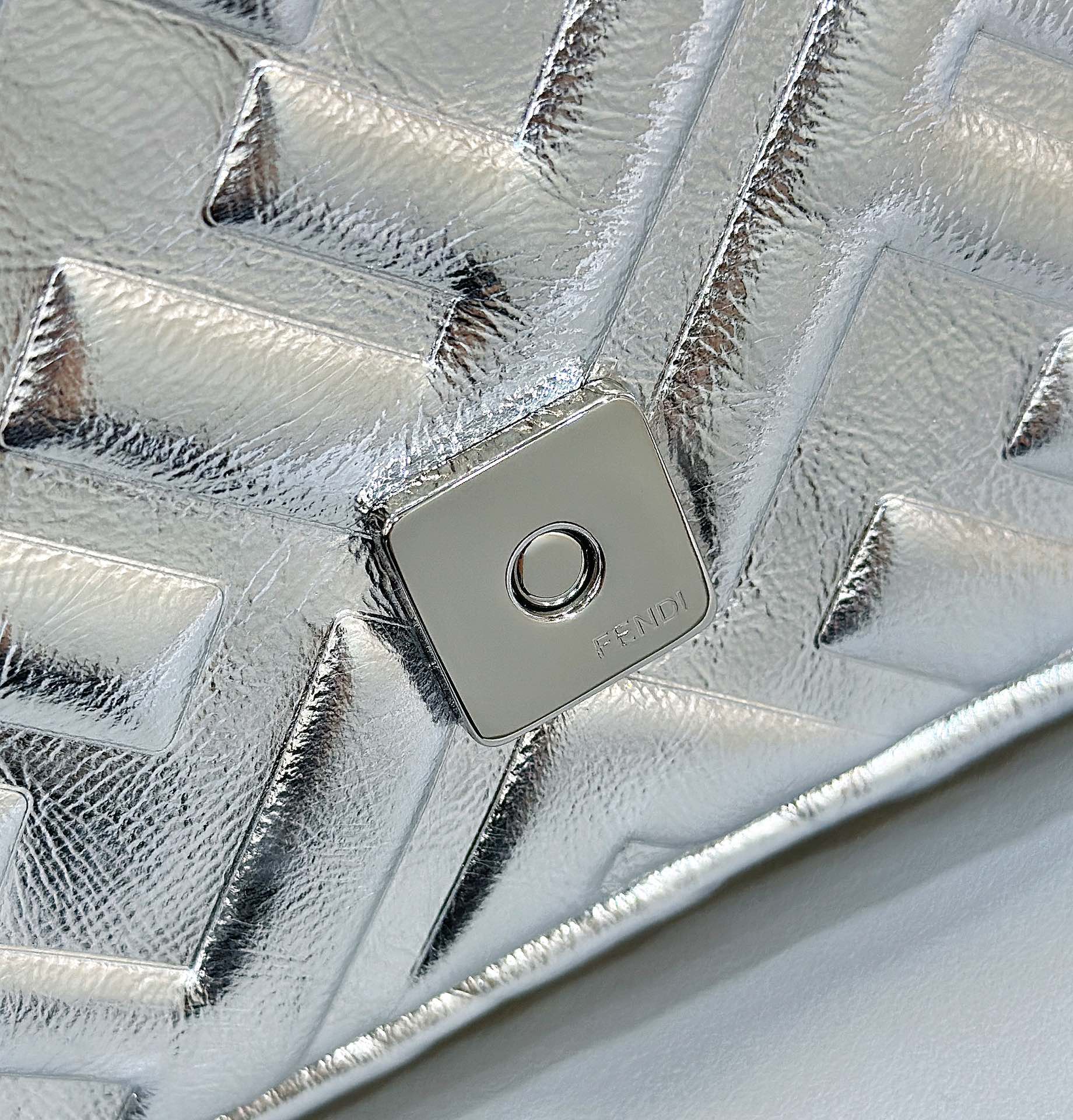 Bagsaaa F**di Baguette Mini Dove silver bag - 20cm