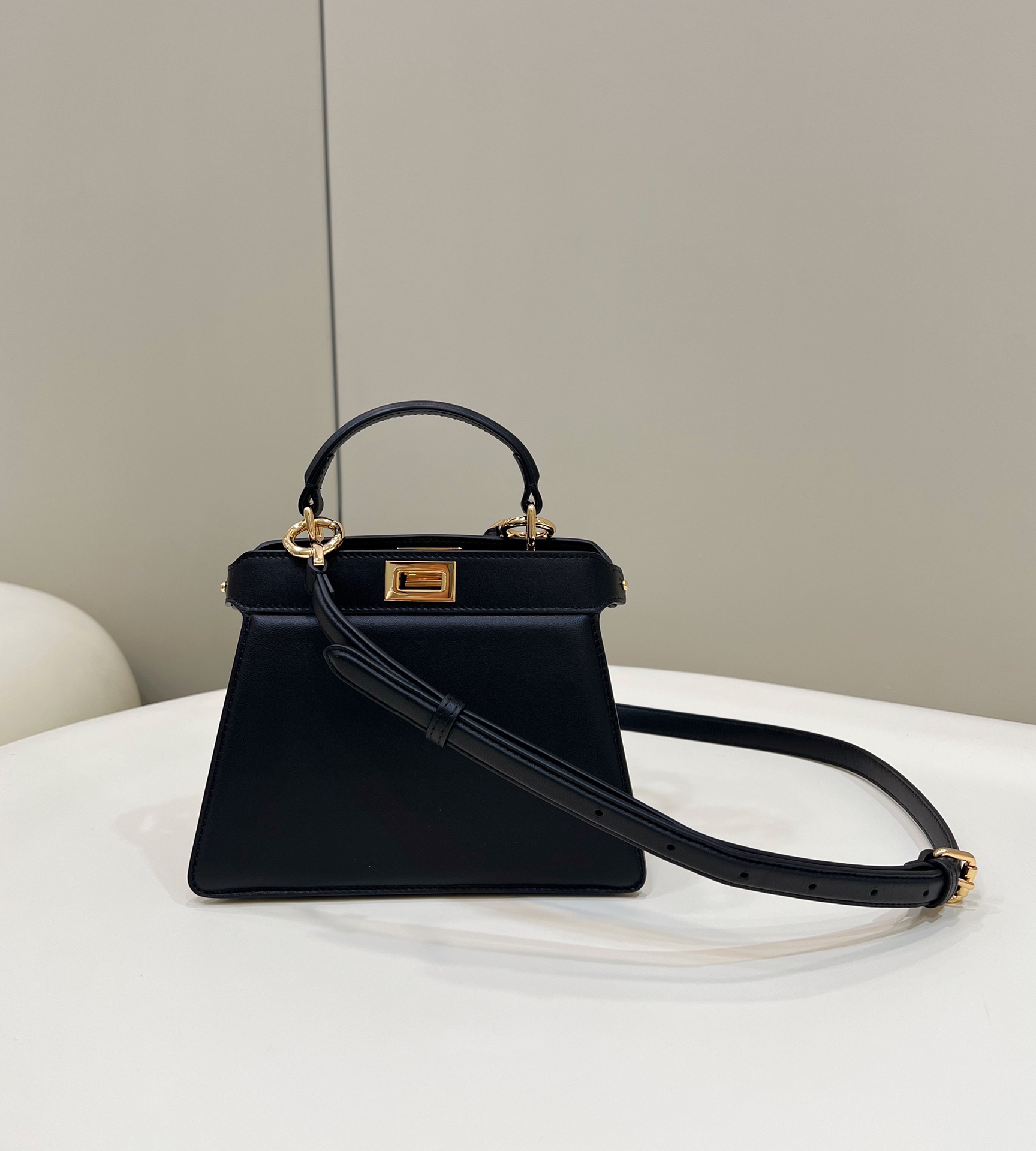 Bagsaaa F**di Peekaboo ISeeU Petite black padded nappa leather bag - 20cm