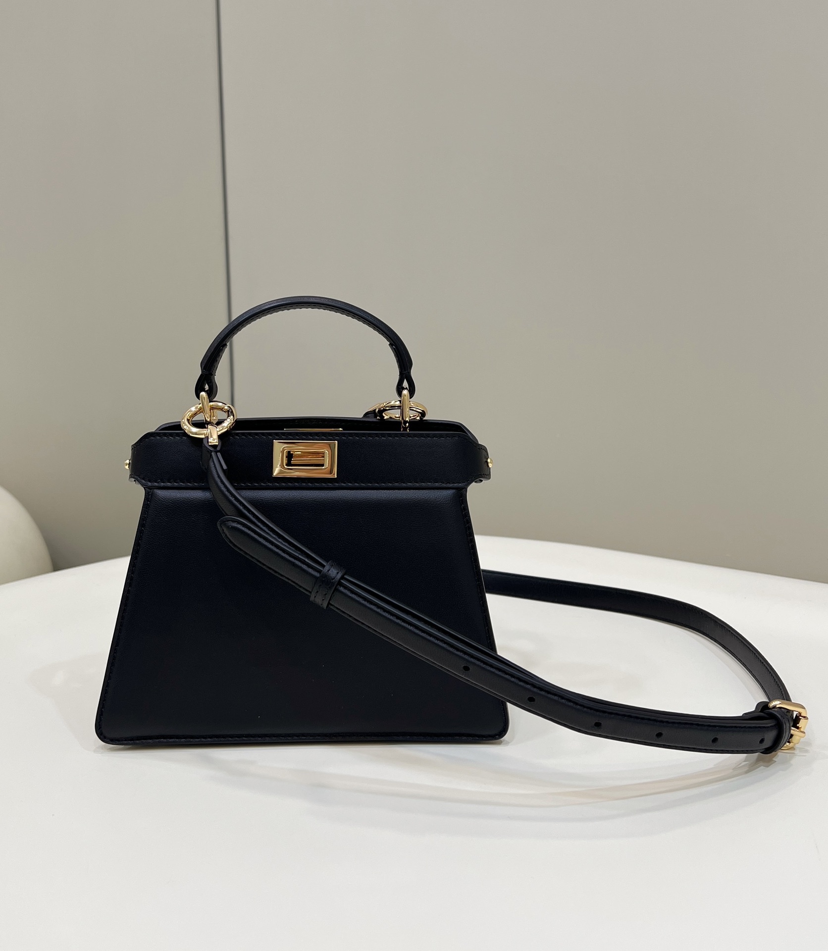 Bagsaaa F**di Peekaboo ISeeU Petite black padded nappa leather bag - 20cm