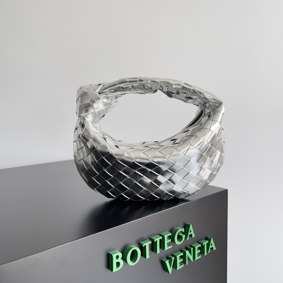 Bagsaaa B0tt*ga Ven*ta Mini Jodie 651876 silver - 26cm