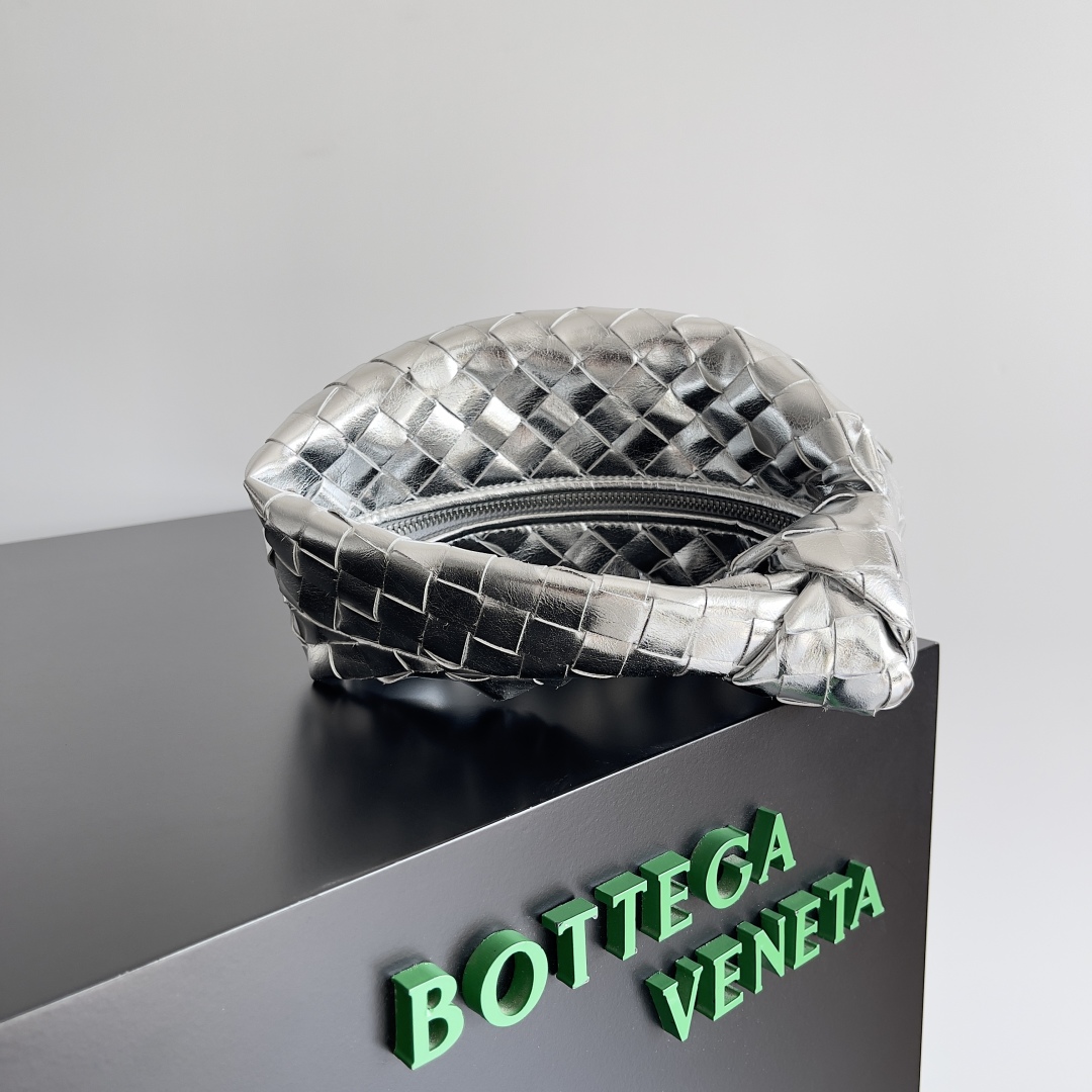 Bagsaaa B0tt*ga Ven*ta Mini Jodie 651876 silver - 26cm