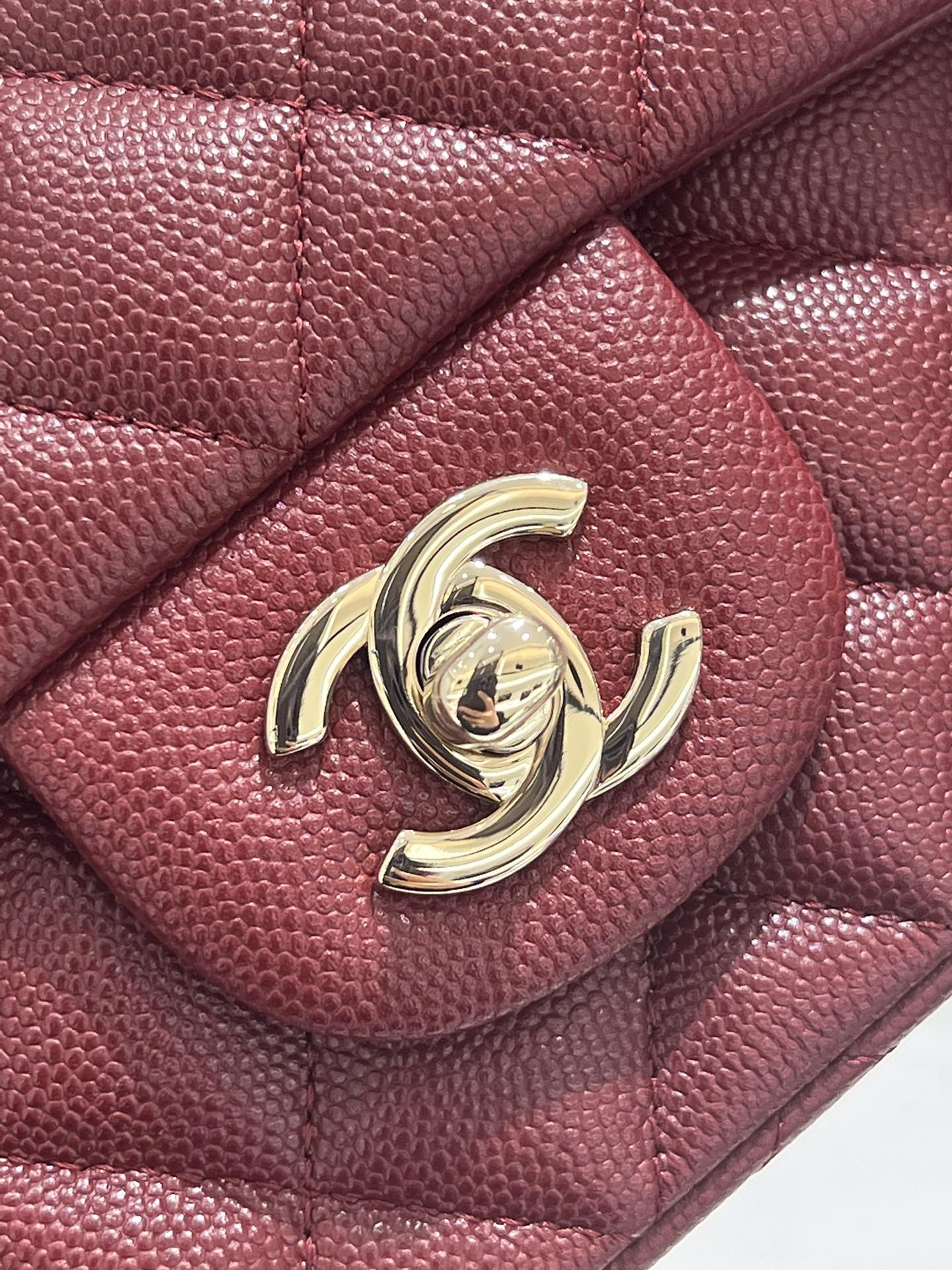 Bagsaaa Ch**el Mini Flap Bag Caviar Dark Red & Gold Hardware - 20cm