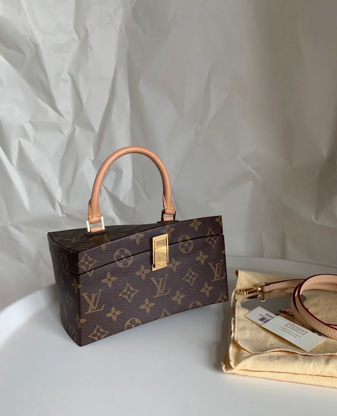 Bagsaaa L0vis Vvtt0n Monogram Twisted Box 2way Shoulder Bag - 19cm