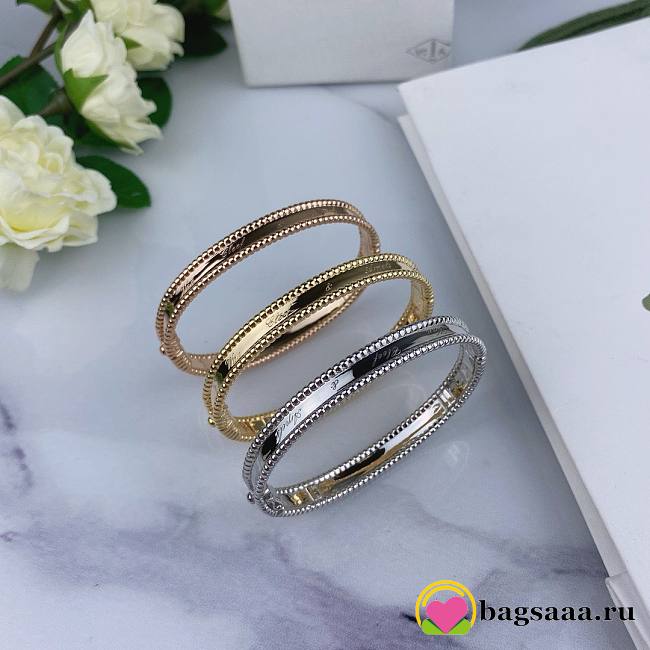 Bagsaaa V*n Cl**f & Arpel Perlee Signature Bracelet