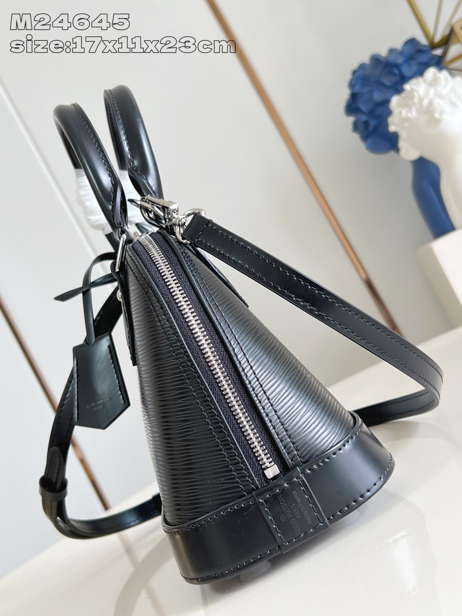 Bagsaaa L0vis Vvtt0n M24645 Alma BB Black - 23.5cm